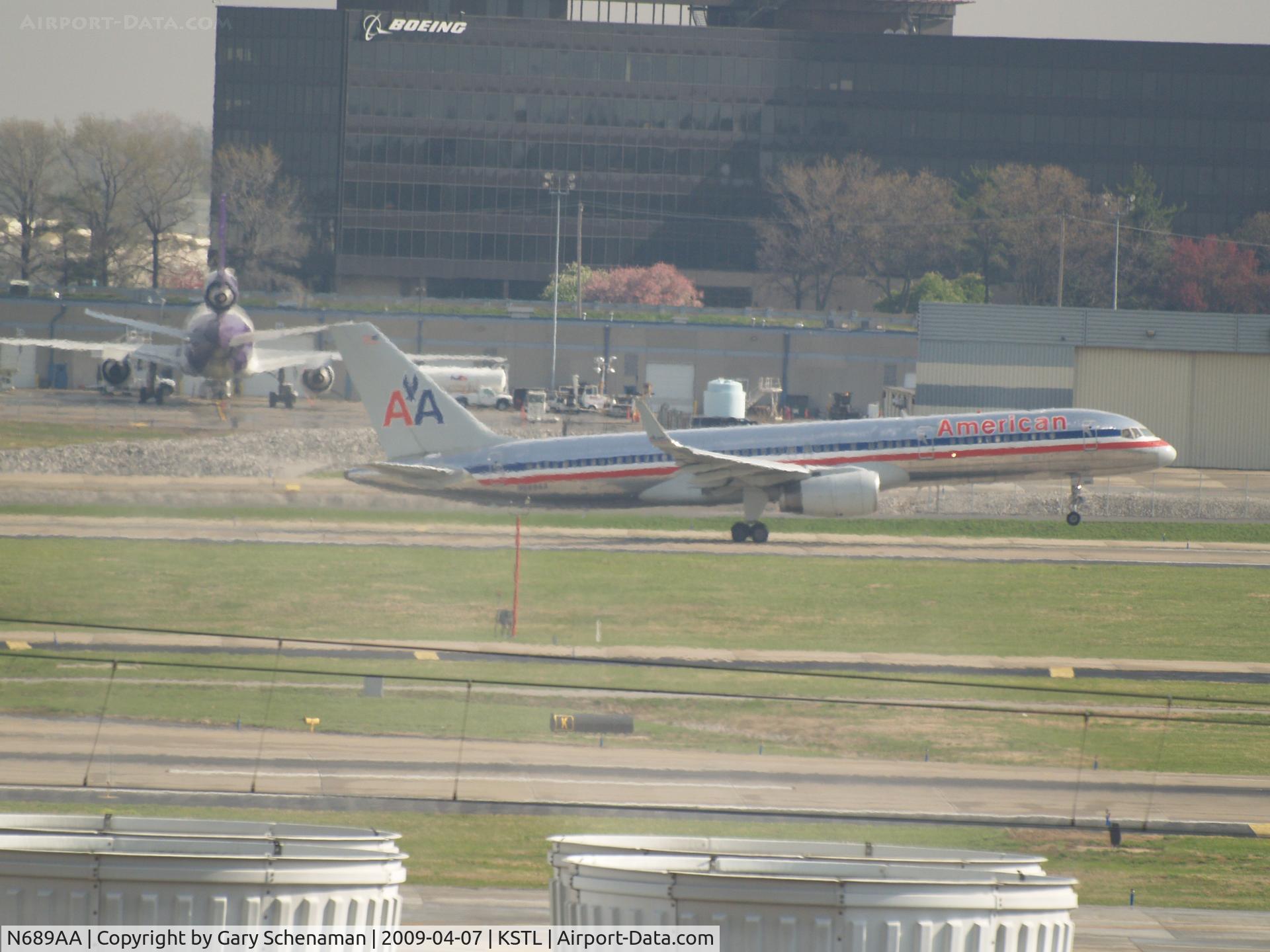 N689AA, 1993 Boeing 757-223 C/N 25731, TAKEOFF