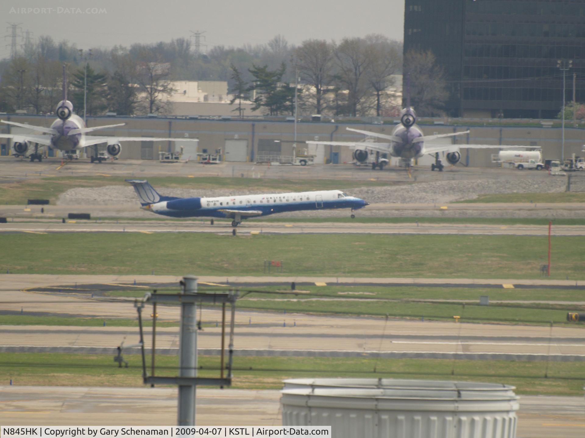 N845HK, 2004 Embraer ERJ-145LR (EMB-145LR) C/N 14500842, TAKEOFF