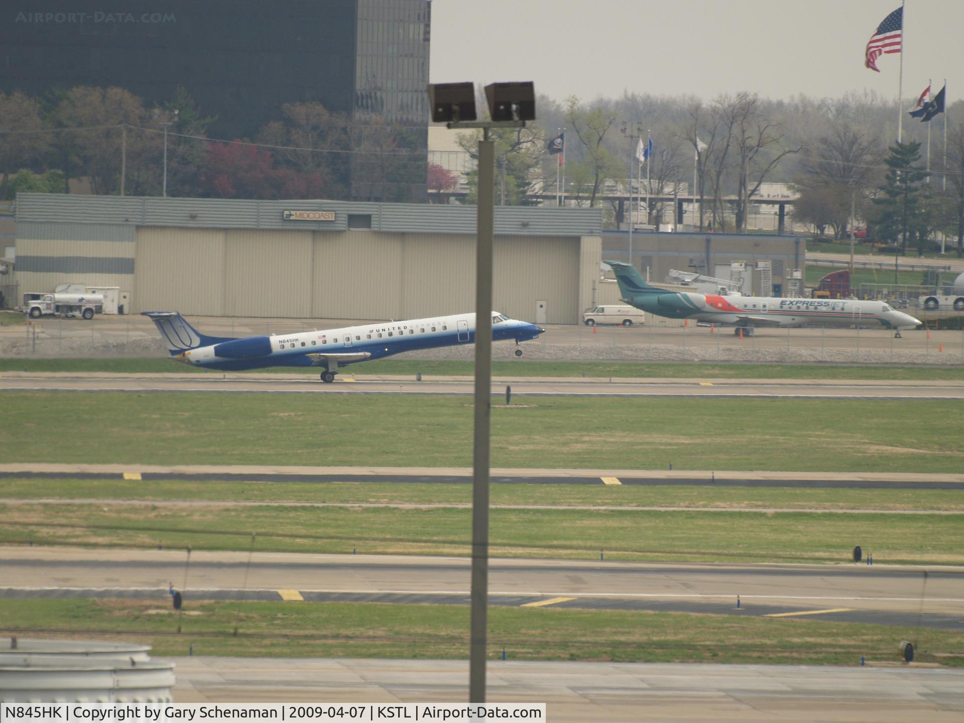 N845HK, 2004 Embraer ERJ-145LR (EMB-145LR) C/N 14500842, TAKEOFF