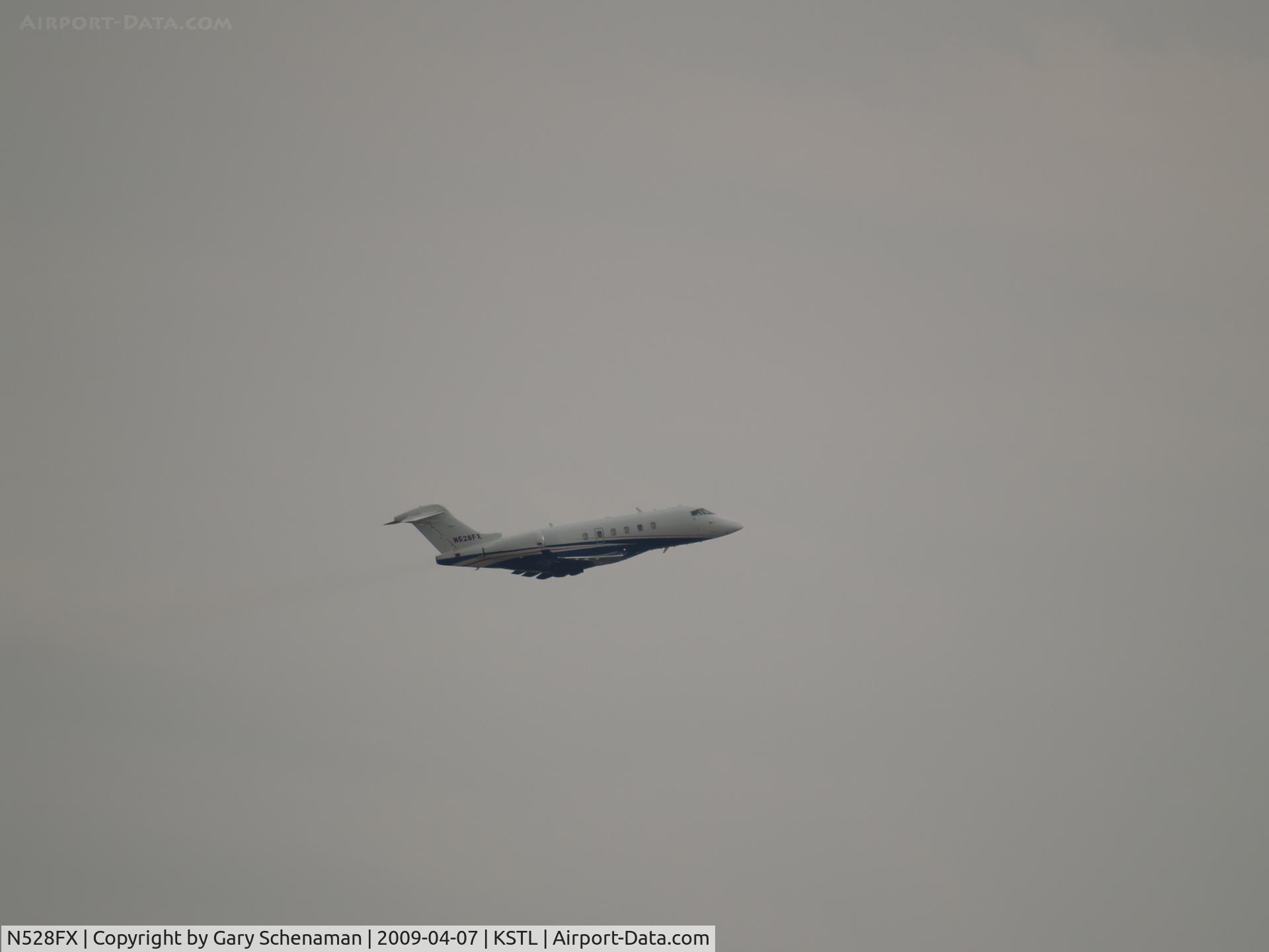 N528FX, 2006 Bombardier Challenger 300 (BD-100-1A10) C/N 20125, TAKEOFF