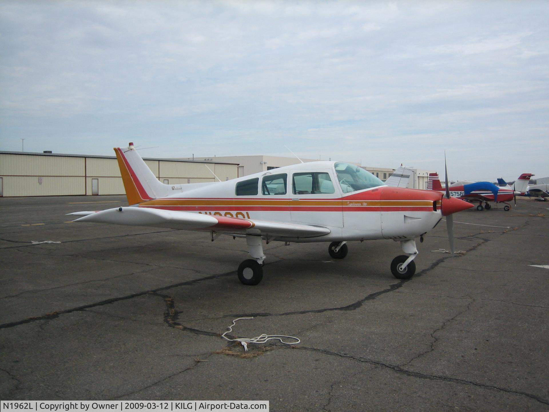 N1962L, 1976 Beech C23 Sundowner 180 C/N M-1838, At its new home in Delaware