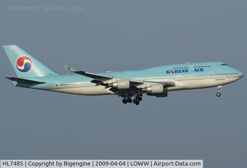HL7485, 1992 Boeing 747-4B5 C/N 26395, Landing on Rwy16.