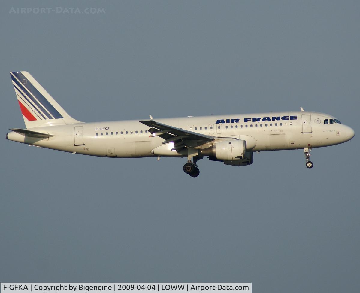 F-GFKA, 1987 Airbus A320-111 C/N 005, Old Airbus A320 without Wingtips!!!