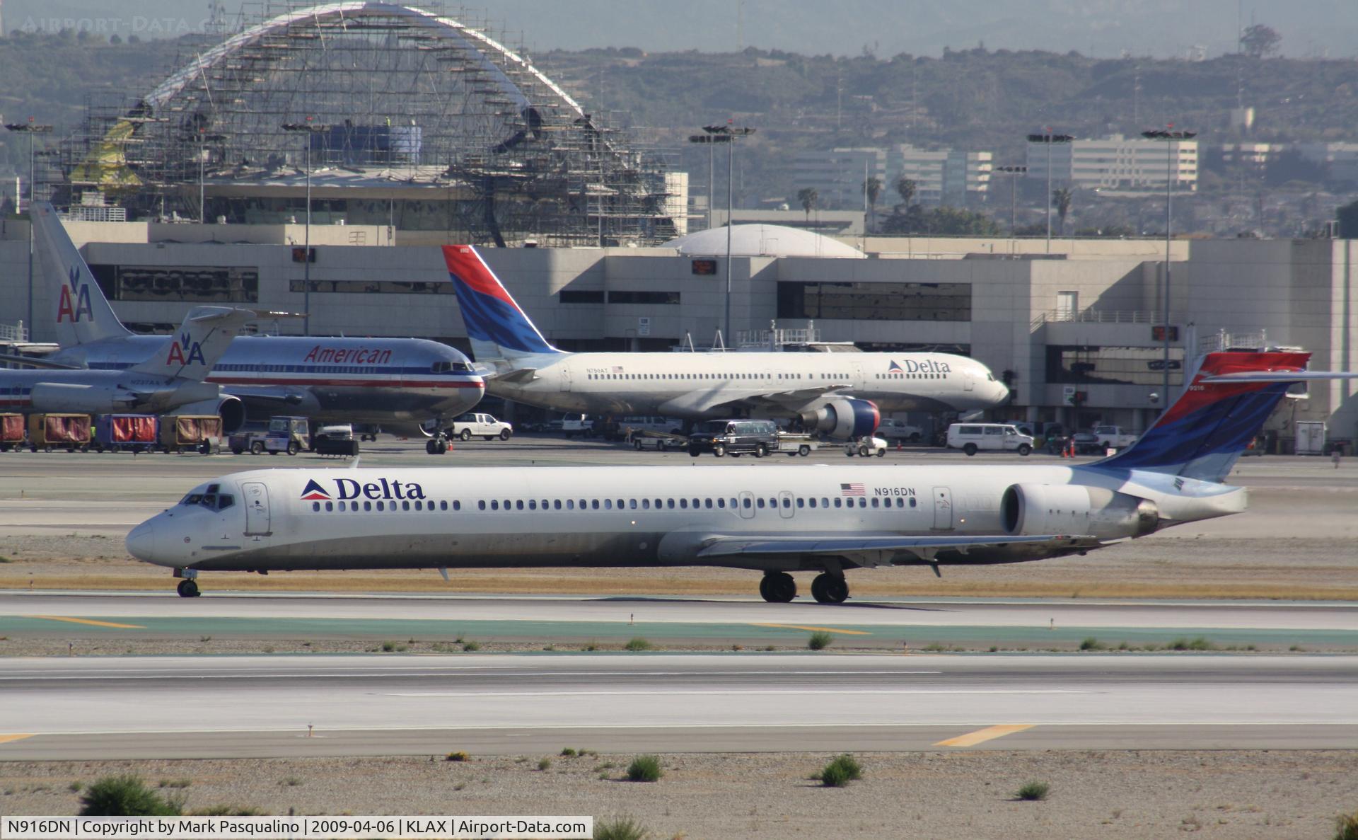 N916DN, 1996 McDonnell Douglas MD-90-30 C/N 53396, MD-90