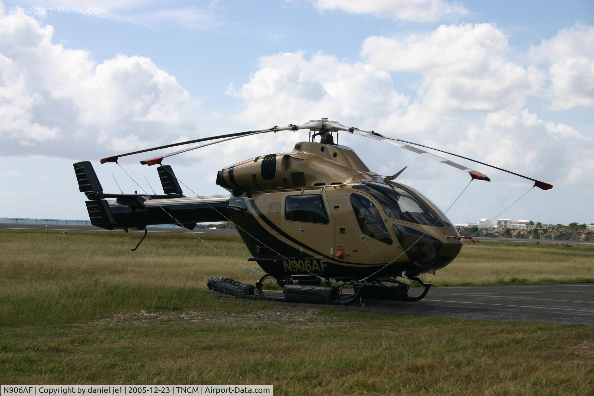 N906AF, 2000 MD Helicopters MD-900 Explorer C/N 900-00083, At the helipad