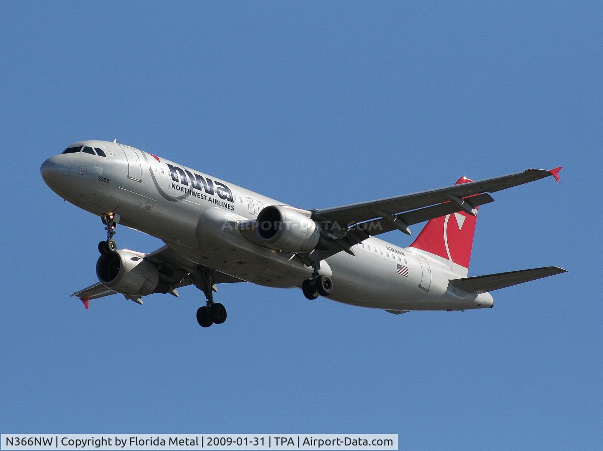 N366NW, 1999 Airbus A320-212 C/N 0981, Northwest A320