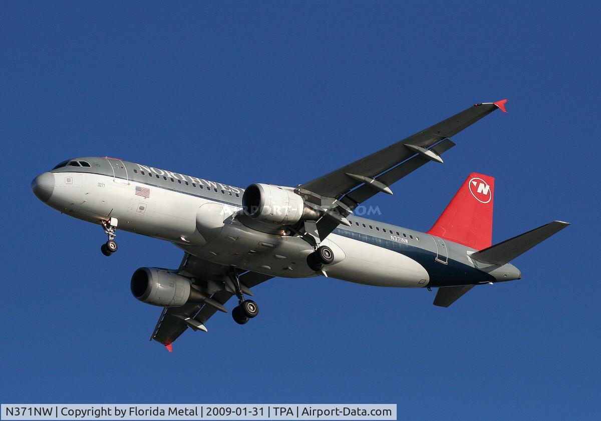 N371NW, 2001 Airbus A320-212 C/N 1535, Northwest A320