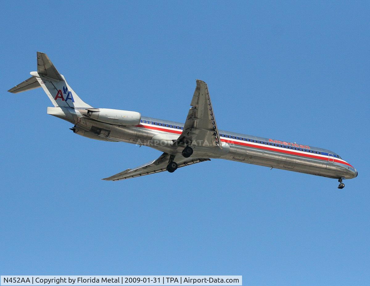 N452AA, 1988 McDonnell Douglas MD-82 (DC-9-82) C/N 49553, American MD-82
