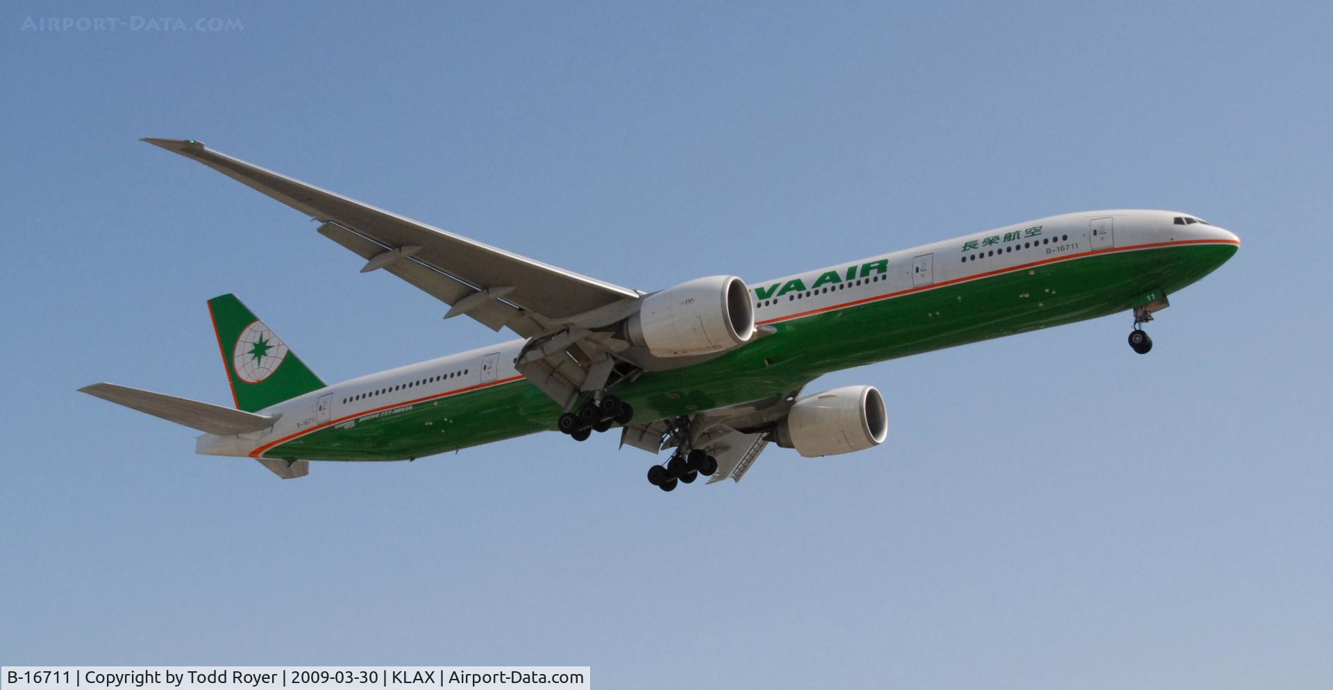 B-16711, 2008 Boeing 777-35E/ER C/N 33754, Landing 24R at LAX