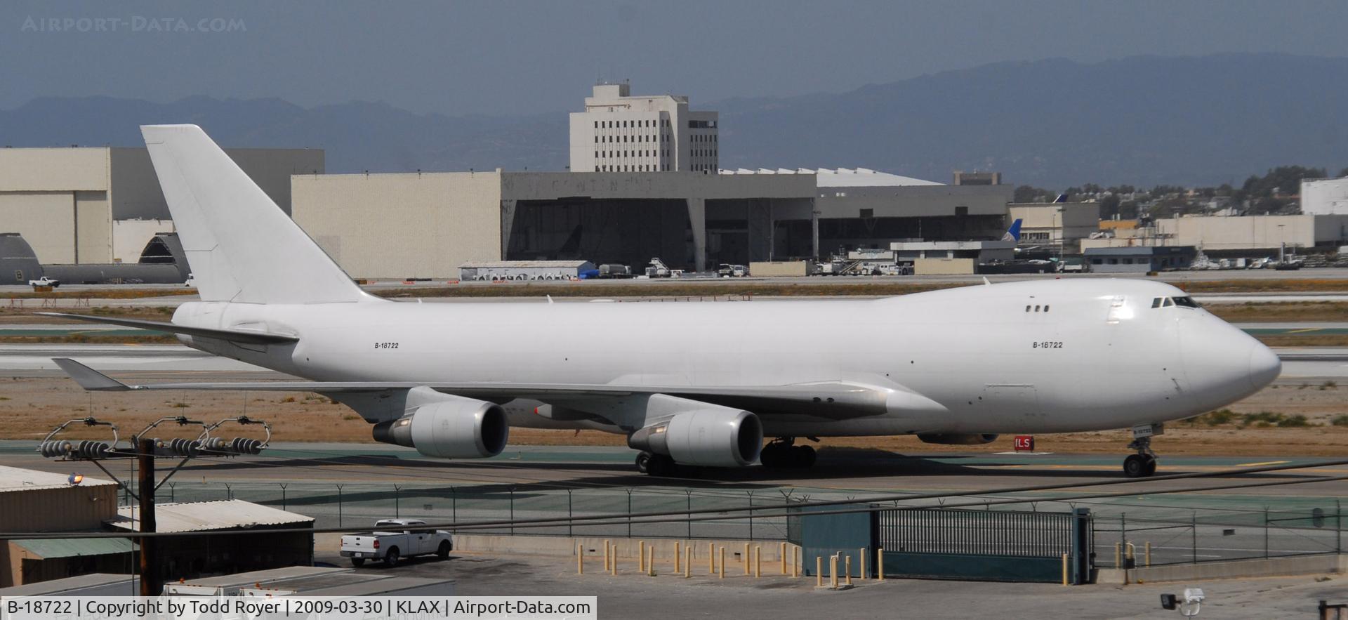 B-18722, 2006 Boeing 747-409F/SCD C/N 34265, Taxi to gate