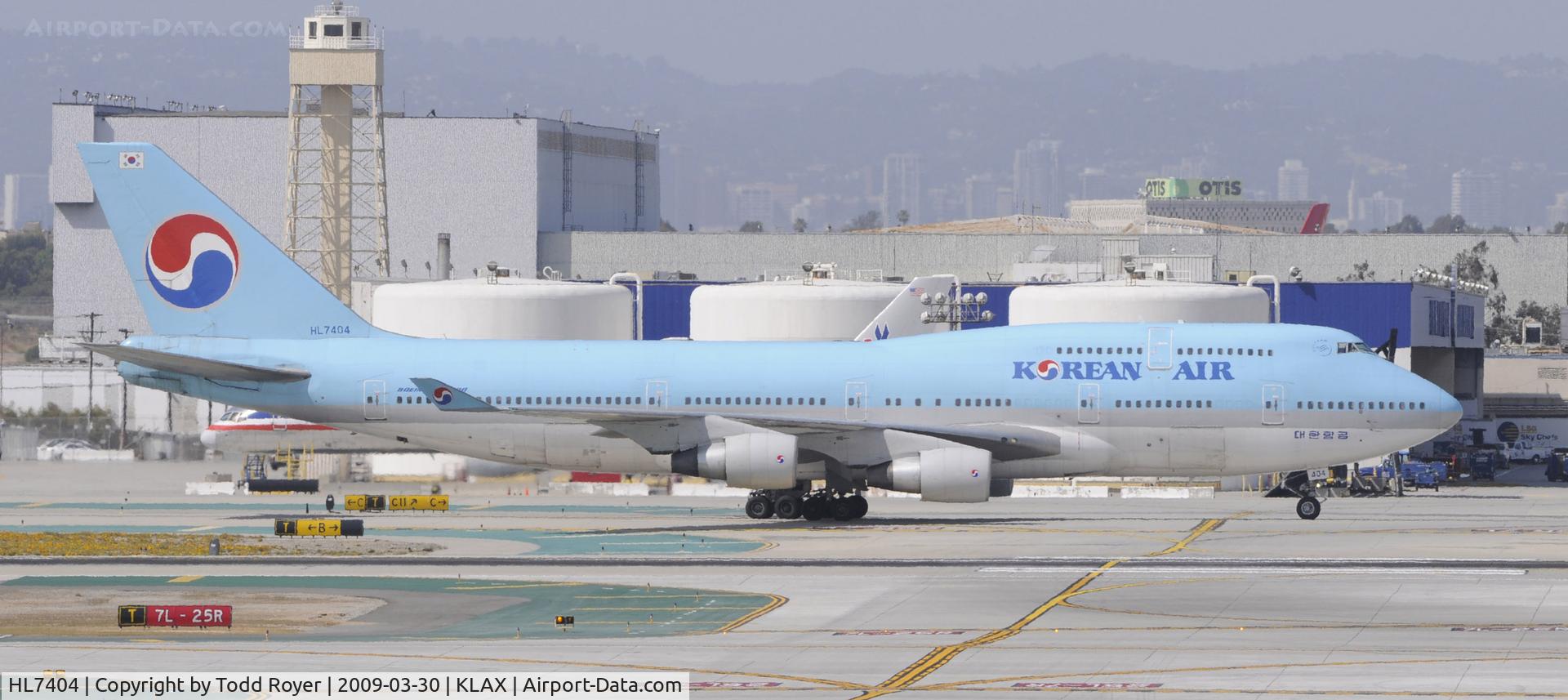 HL7404, 1998 Boeing 747-4B5 C/N 26409, Taxi to gate
