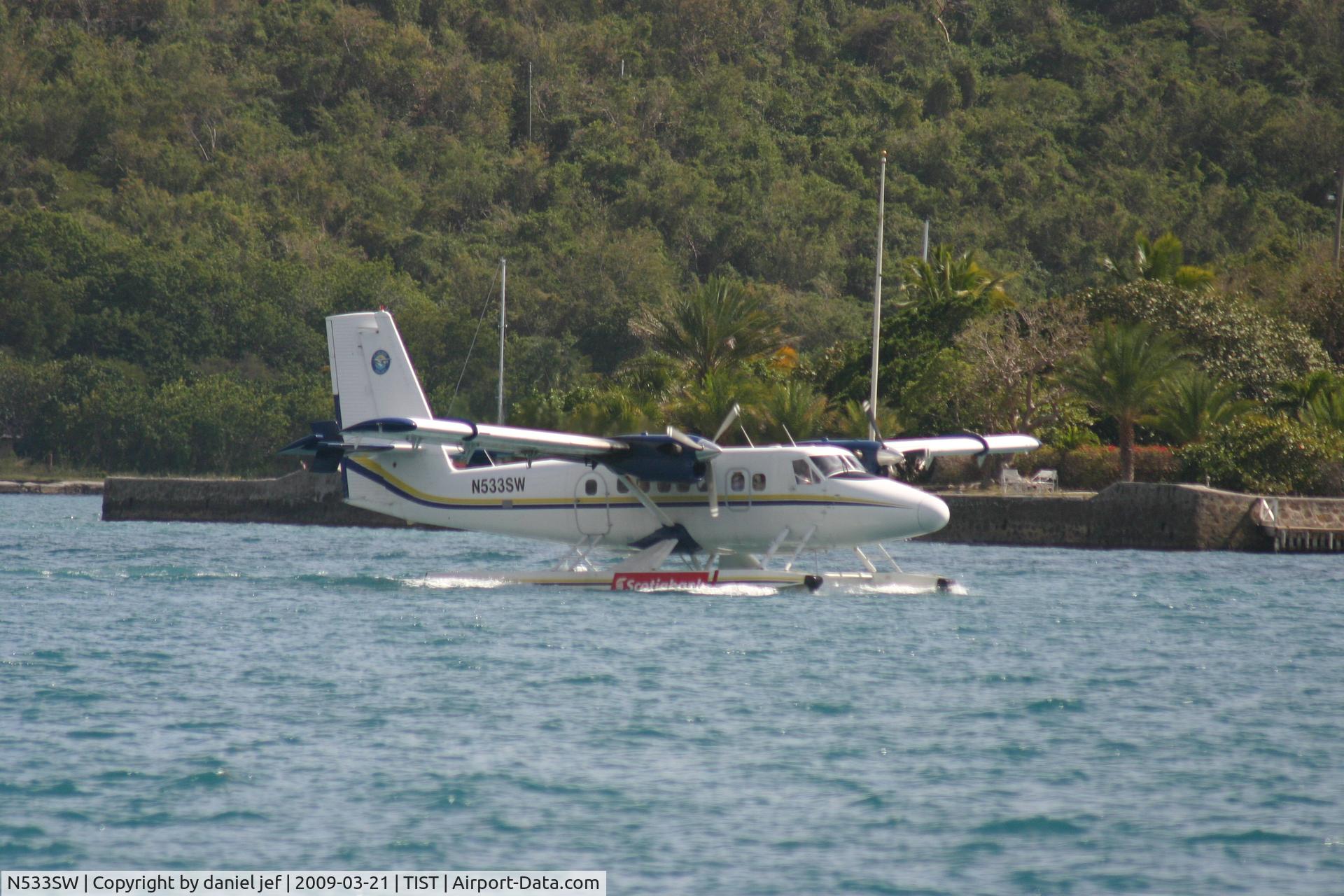 N533SW, 1977 De Havilland Canada DHC-6-300 Twin Otter C/N 533, taxing to the dock