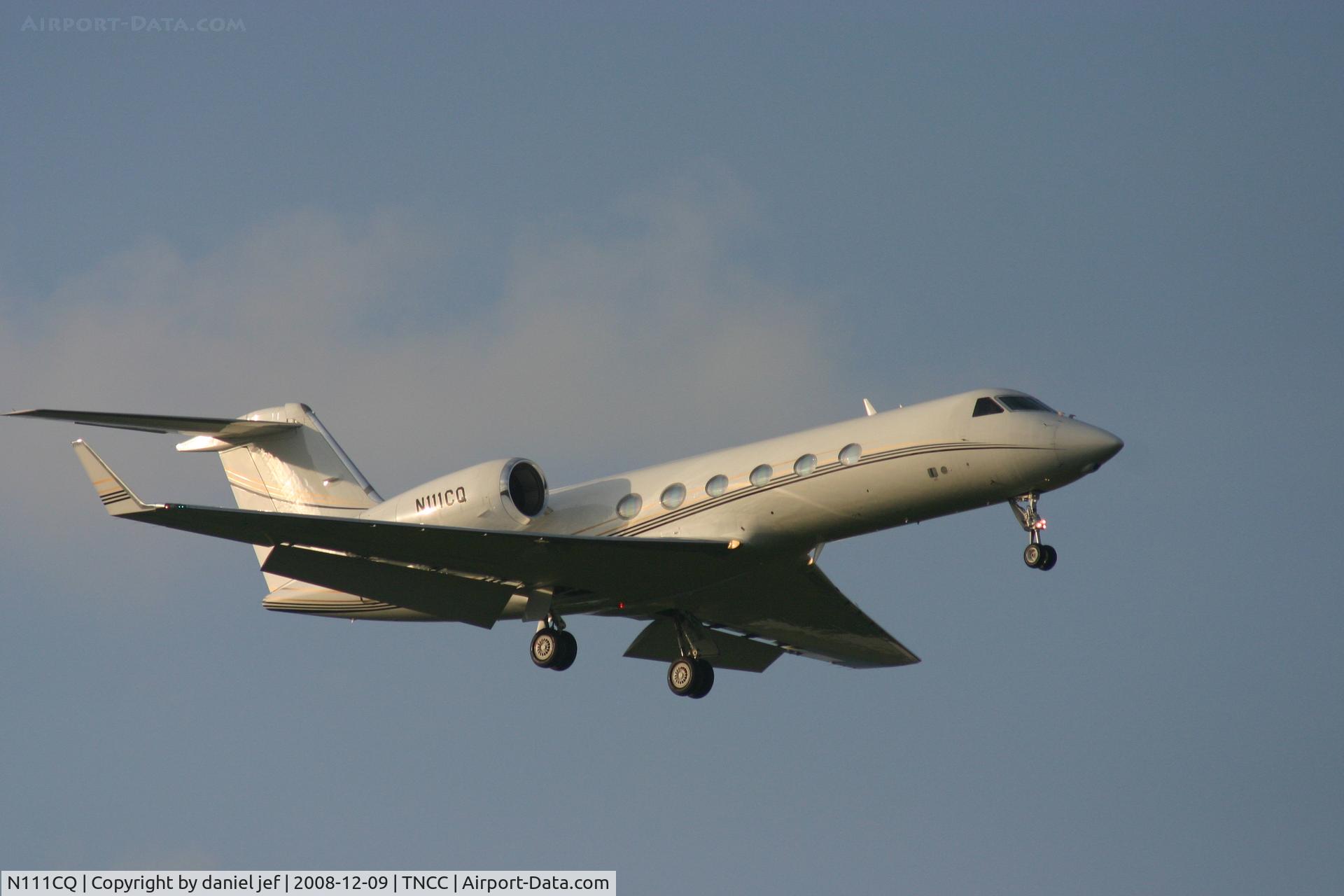 N111CQ, 2004 Gulfstream Aerospace GIV-X (G450) C/N 4006, on final