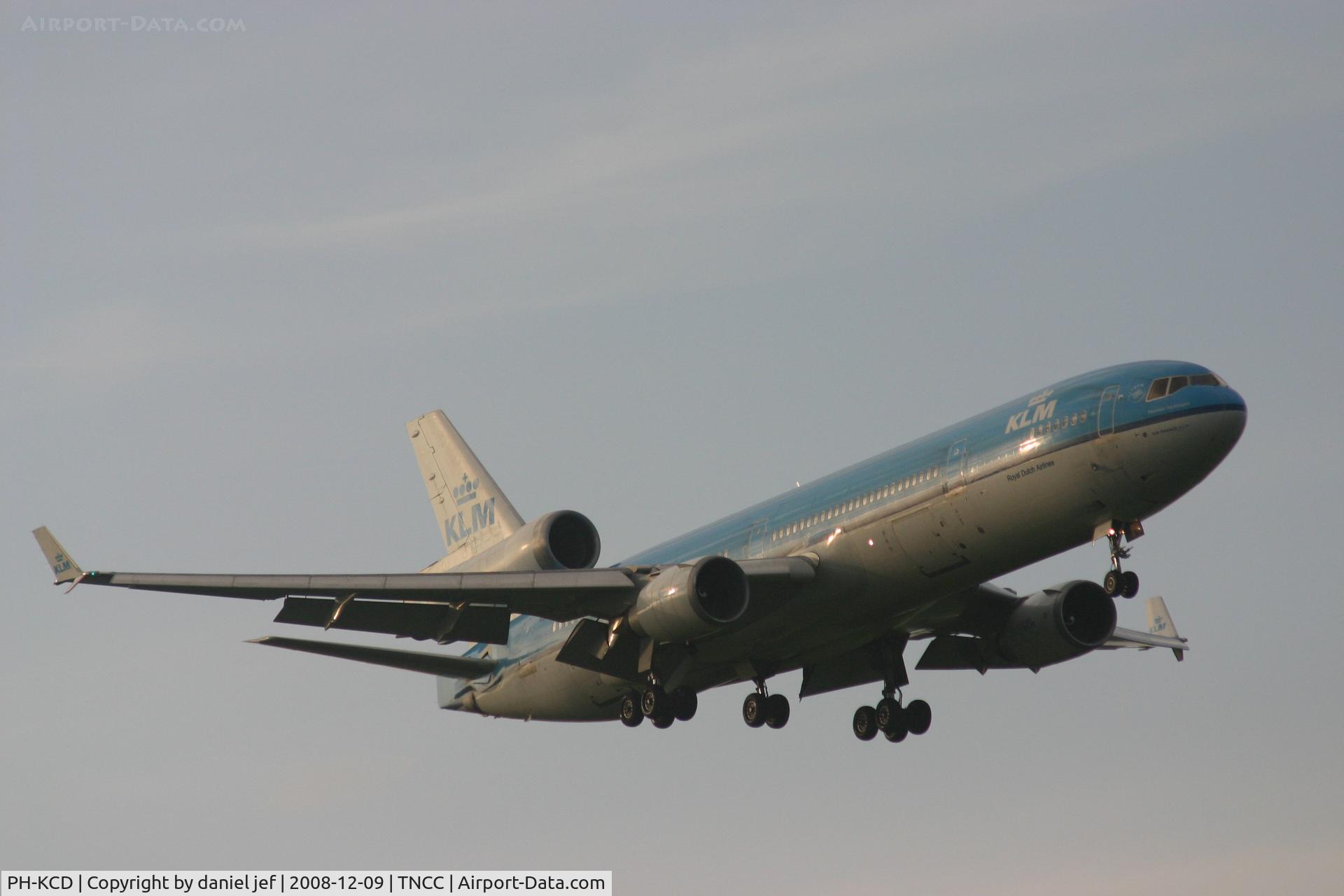 PH-KCD, 1994 McDonnell Douglas MD-11 C/N 48558, on final