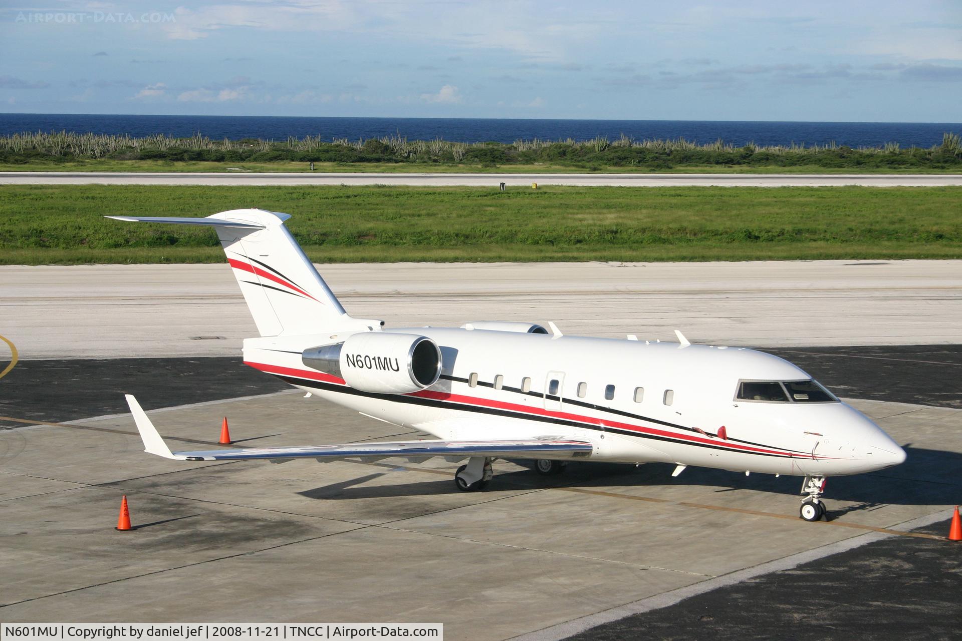 N601MU, 1994 Canadair Challenger 601-3R (CL-600-2B16) C/N 5160, over stay