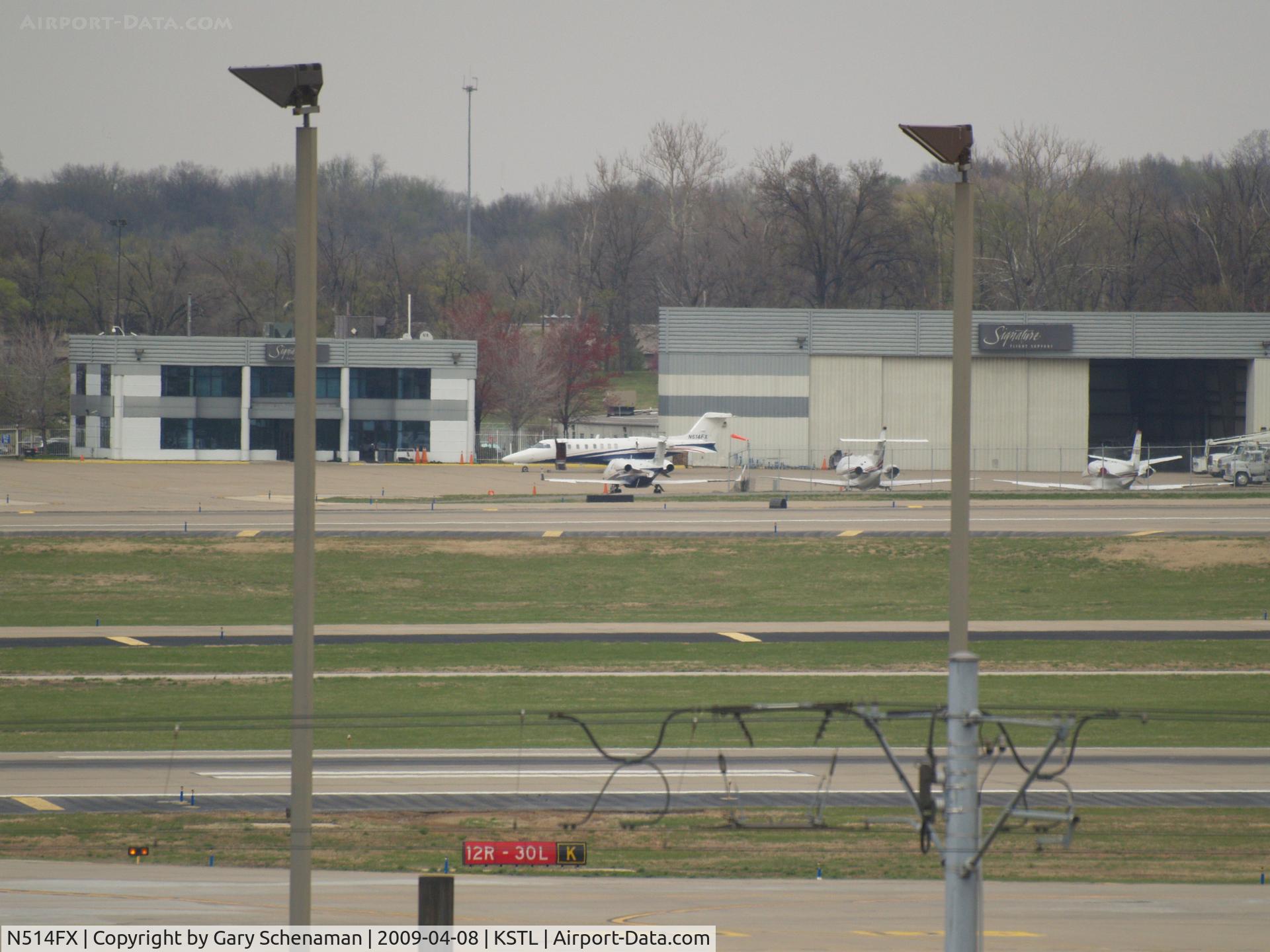 N514FX, 2004 Bombardier Challenger 300 (BD-100-1A10) C/N 20023, ON NORTH END OF ST. LOUIS AIRPORT