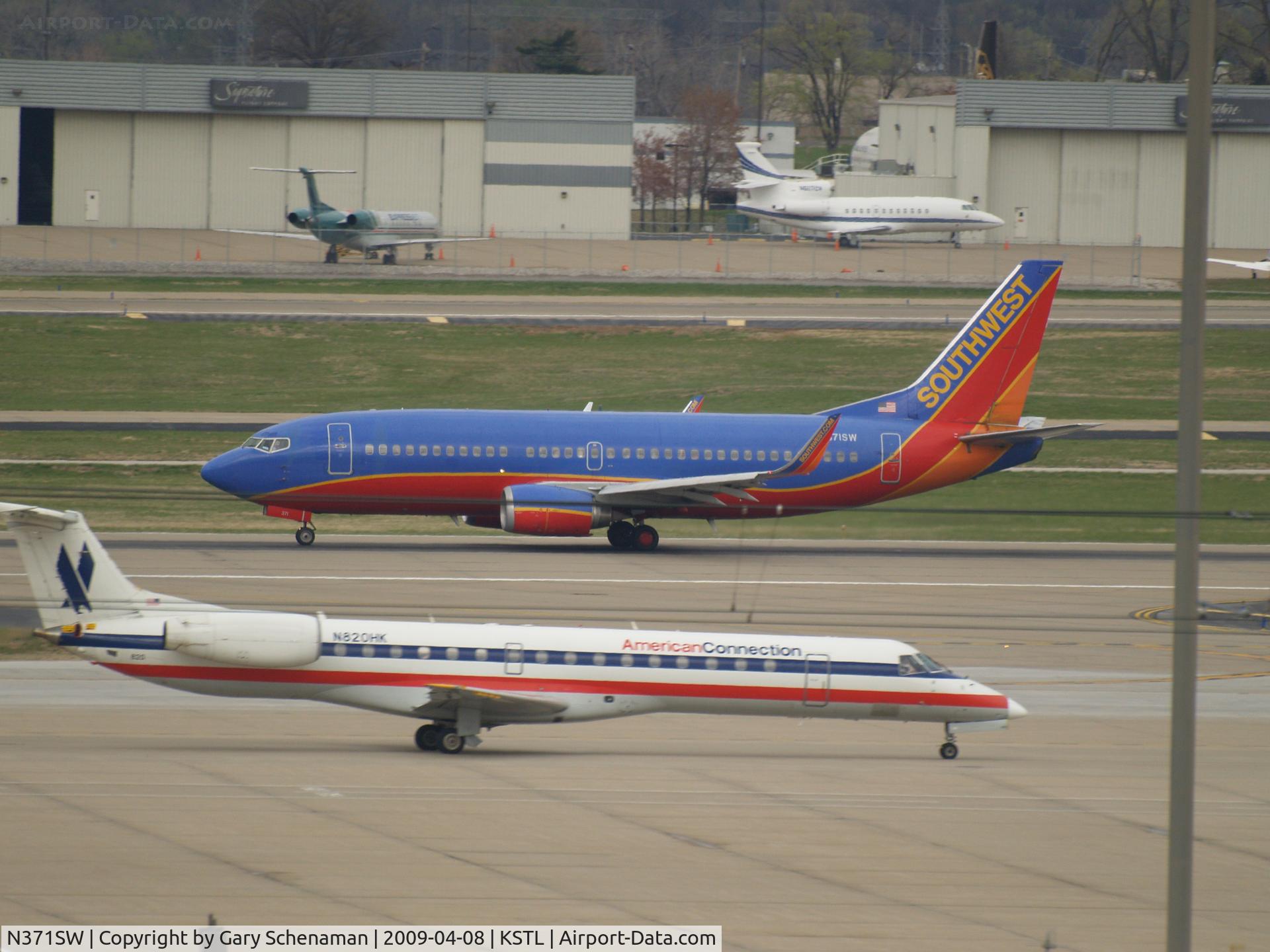 N371SW, 1993 Boeing 737-3H4 C/N 26598, TAKEOFF ROLL