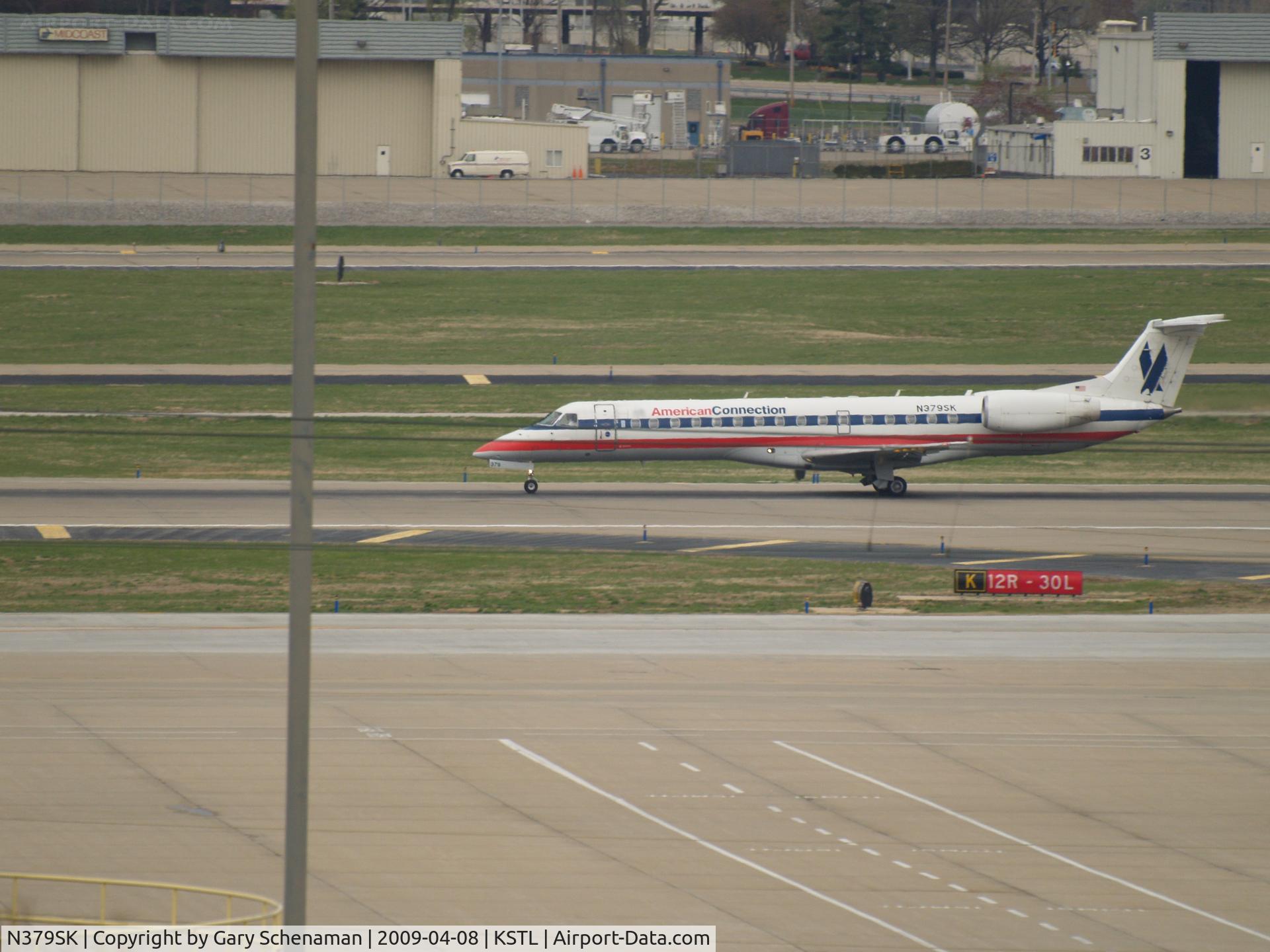 N379SK, 2002 Embraer ERJ-140LR (EMB-135KL) C/N 145606, TAKING OFF AT ST. LOUIS
