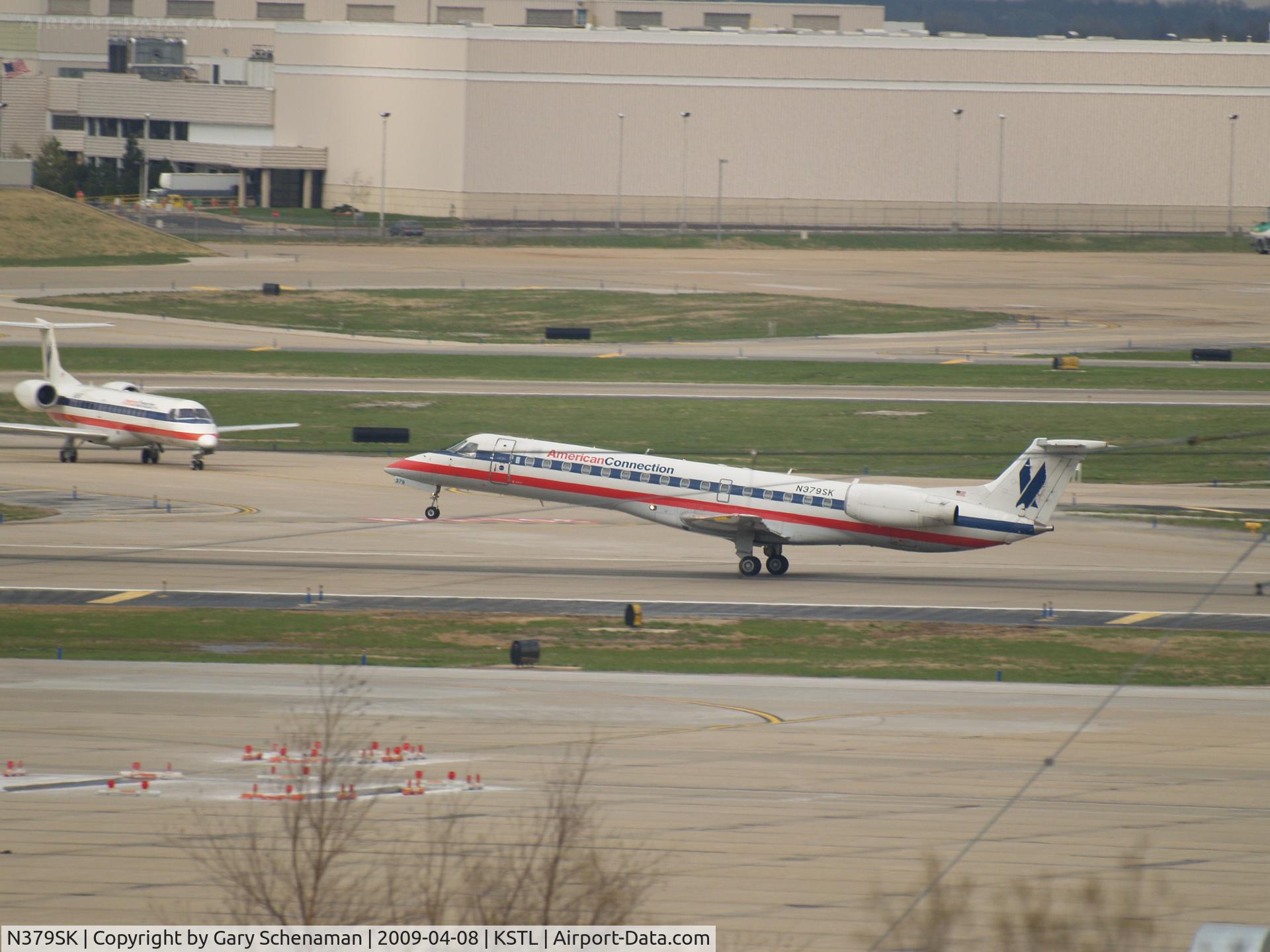 N379SK, 2002 Embraer ERJ-140LR (EMB-135KL) C/N 145606, TAKEOFF ROLL AT ST. LOUIS