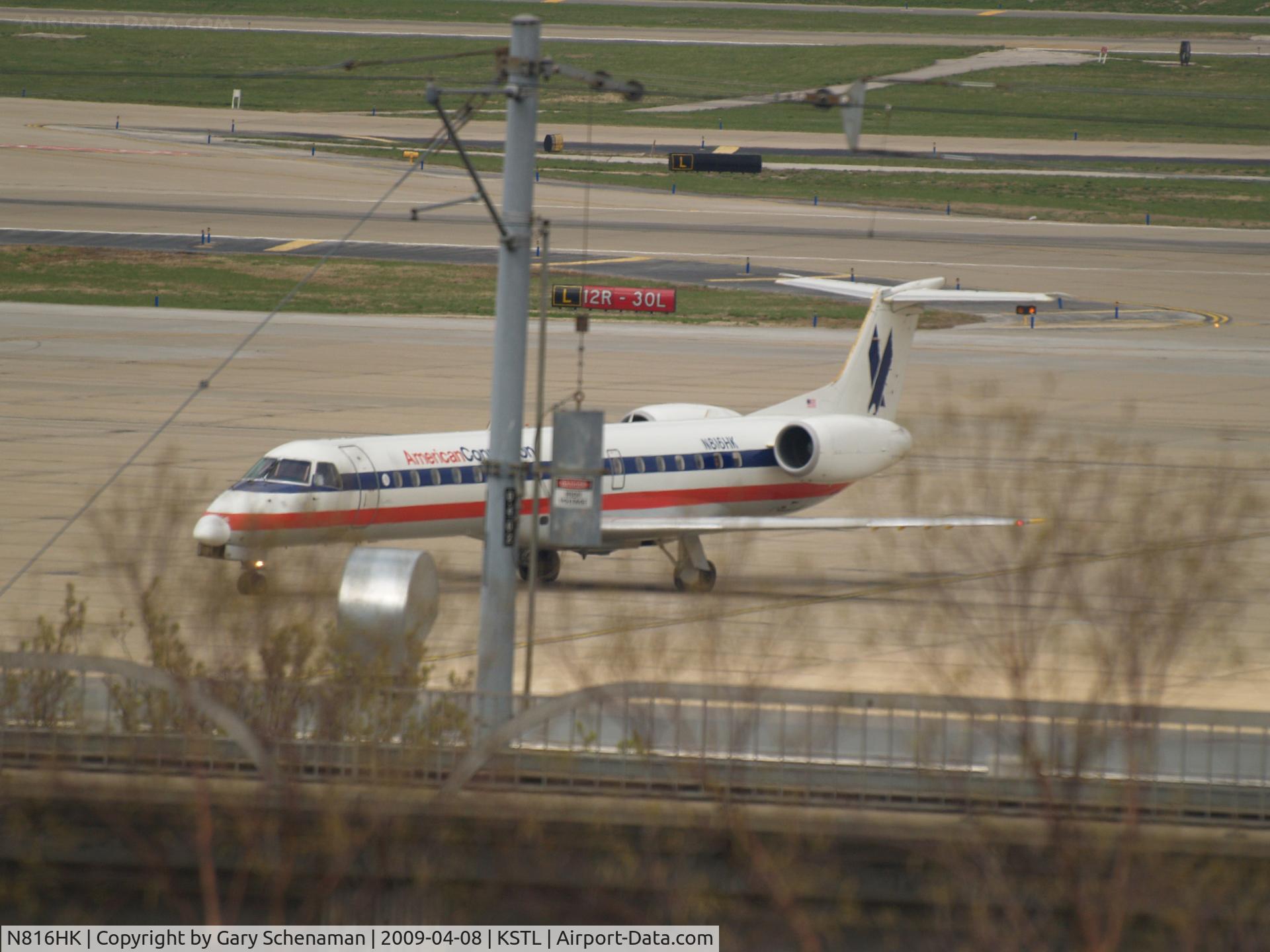 N816HK, 1998 Embraer ERJ-145LR (EMB-145LR) C/N 145055, HEADING TO TERMINAL