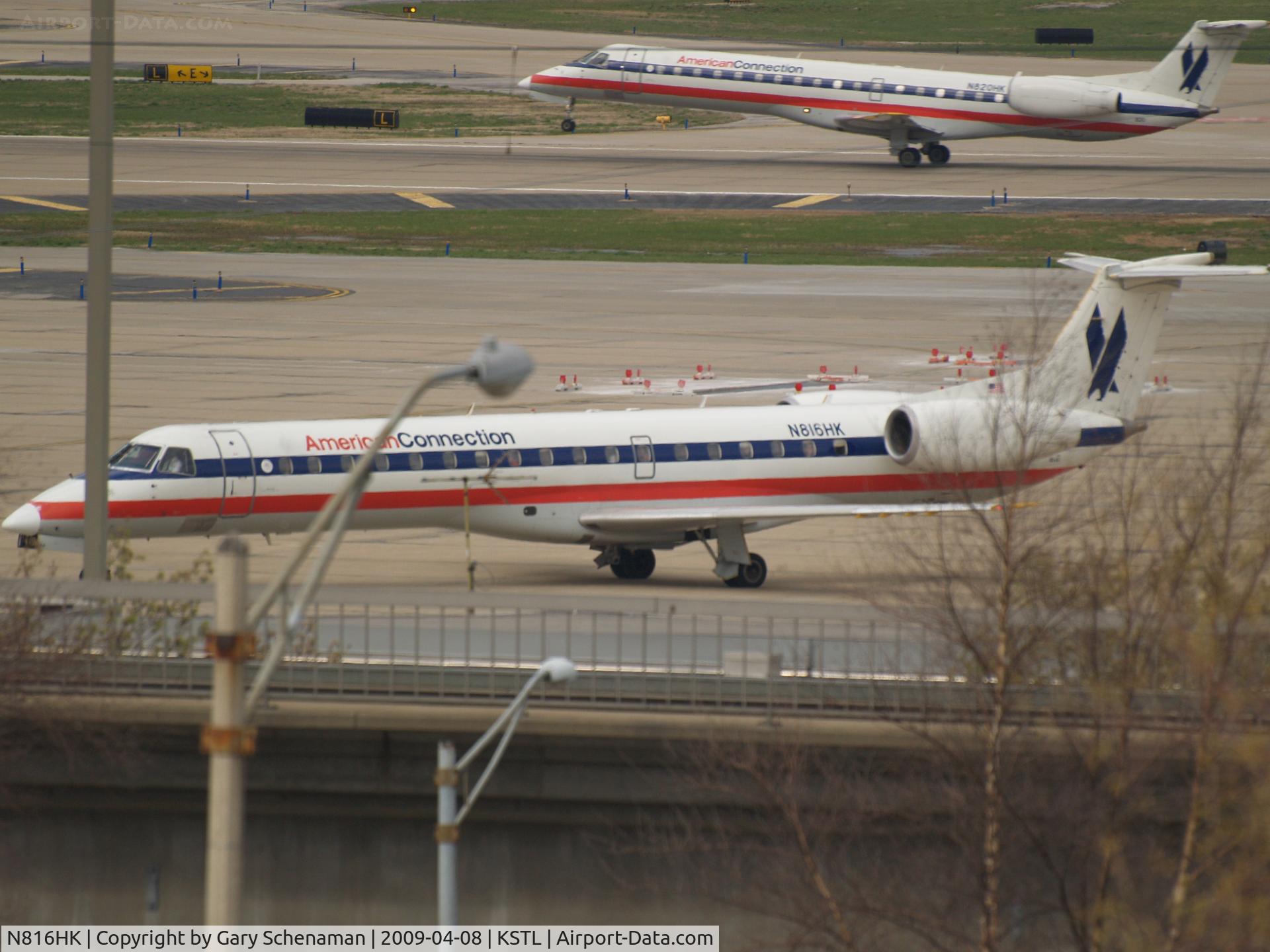 N816HK, 1998 Embraer ERJ-145LR (EMB-145LR) C/N 145055, HEADING TO TERMINAL