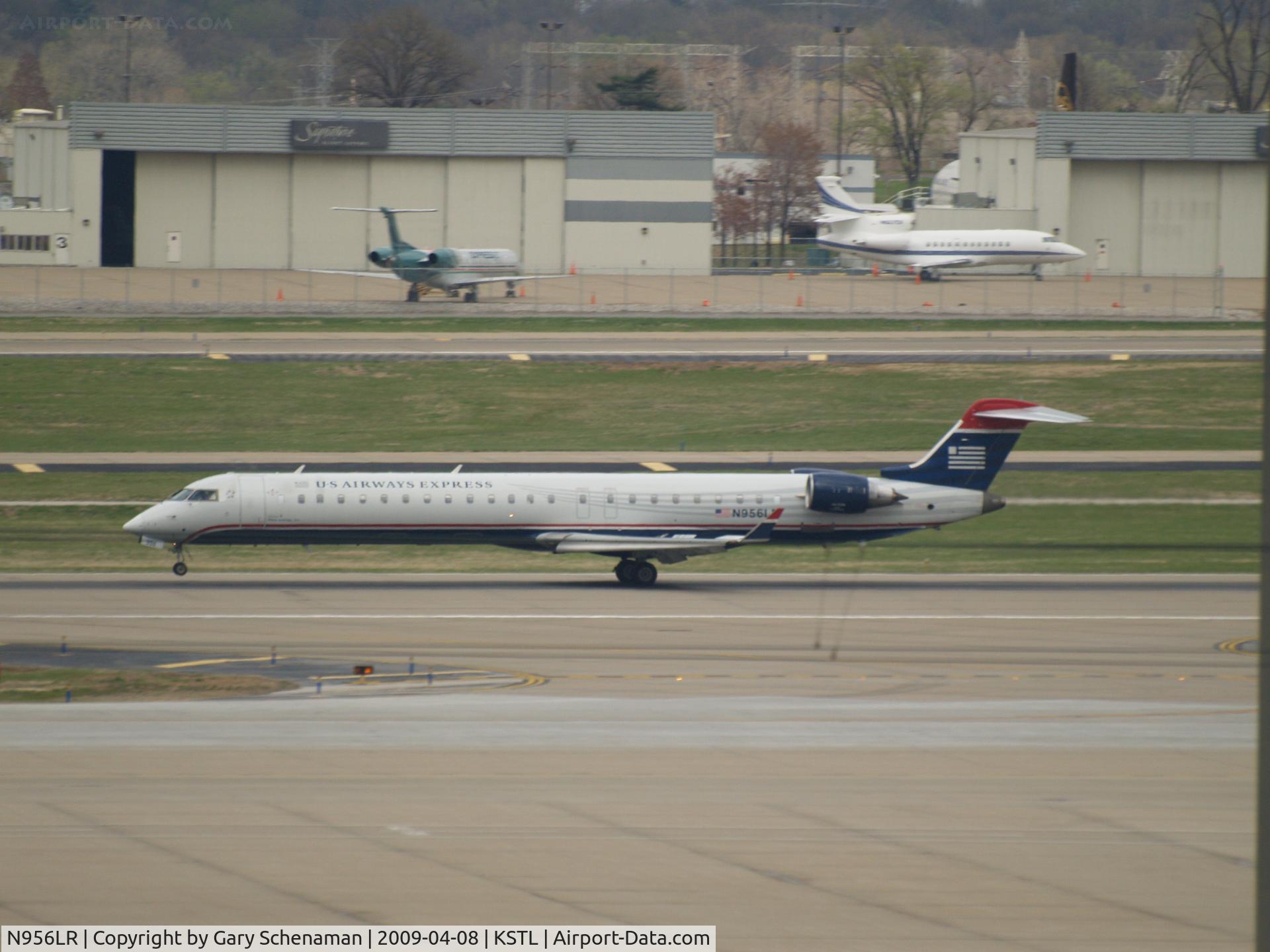 N956LR, 2005 Bombardier CRJ-900ER (CL-600-2D24) C/N 15056, TAKEOFF ROLL AT ST. LOUIS