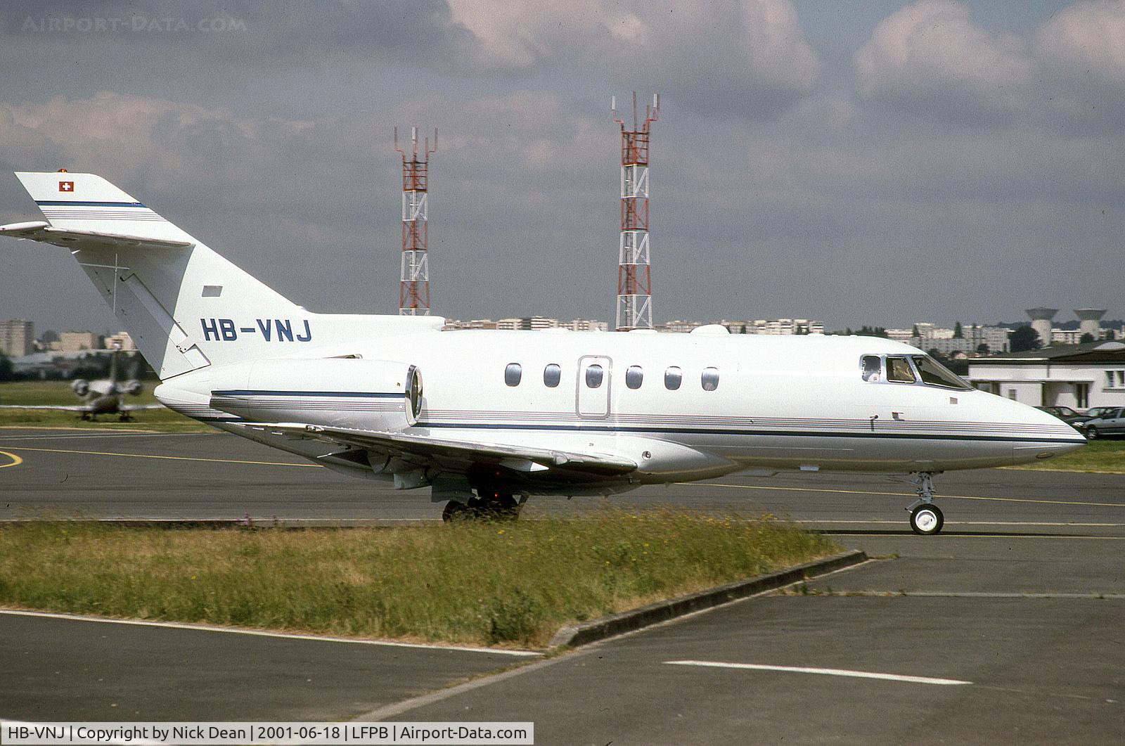 HB-VNJ, 2001 Raytheon Hawker 800XP C/N 258521, LFPB Paris Le Bourget