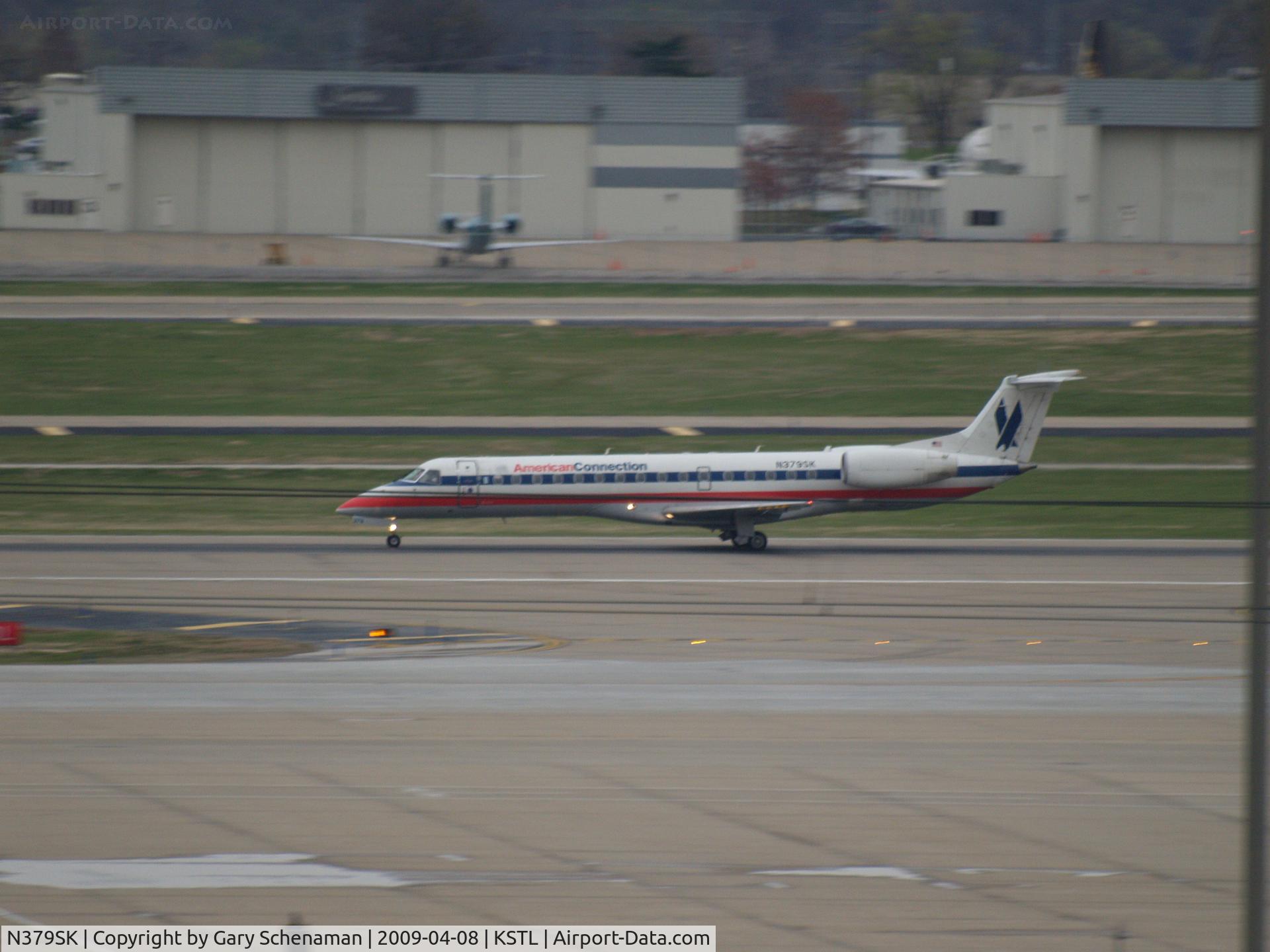N379SK, 2002 Embraer ERJ-140LR (EMB-135KL) C/N 145606, TAKEOFF ROLL AT ST. LOUIS
