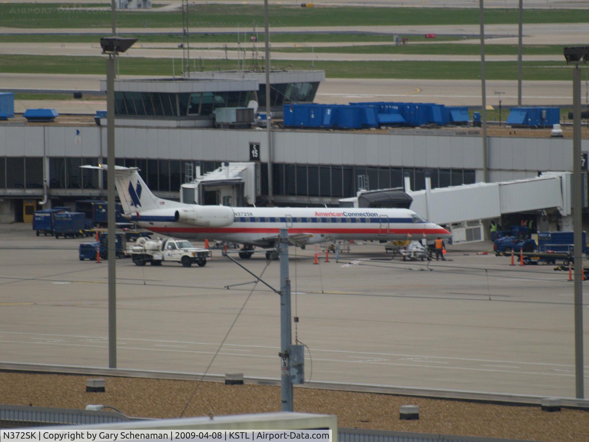 N372SK, 2001 Embraer ERJ-140LR (EMB-135KL) C/N 145538, AT TERMINAL