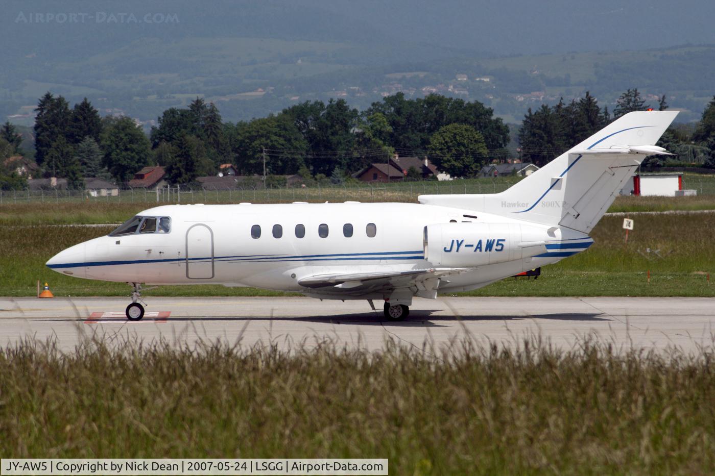 JY-AW5, 2001 Raytheon Hawker 800XP C/N 258539, LSGG