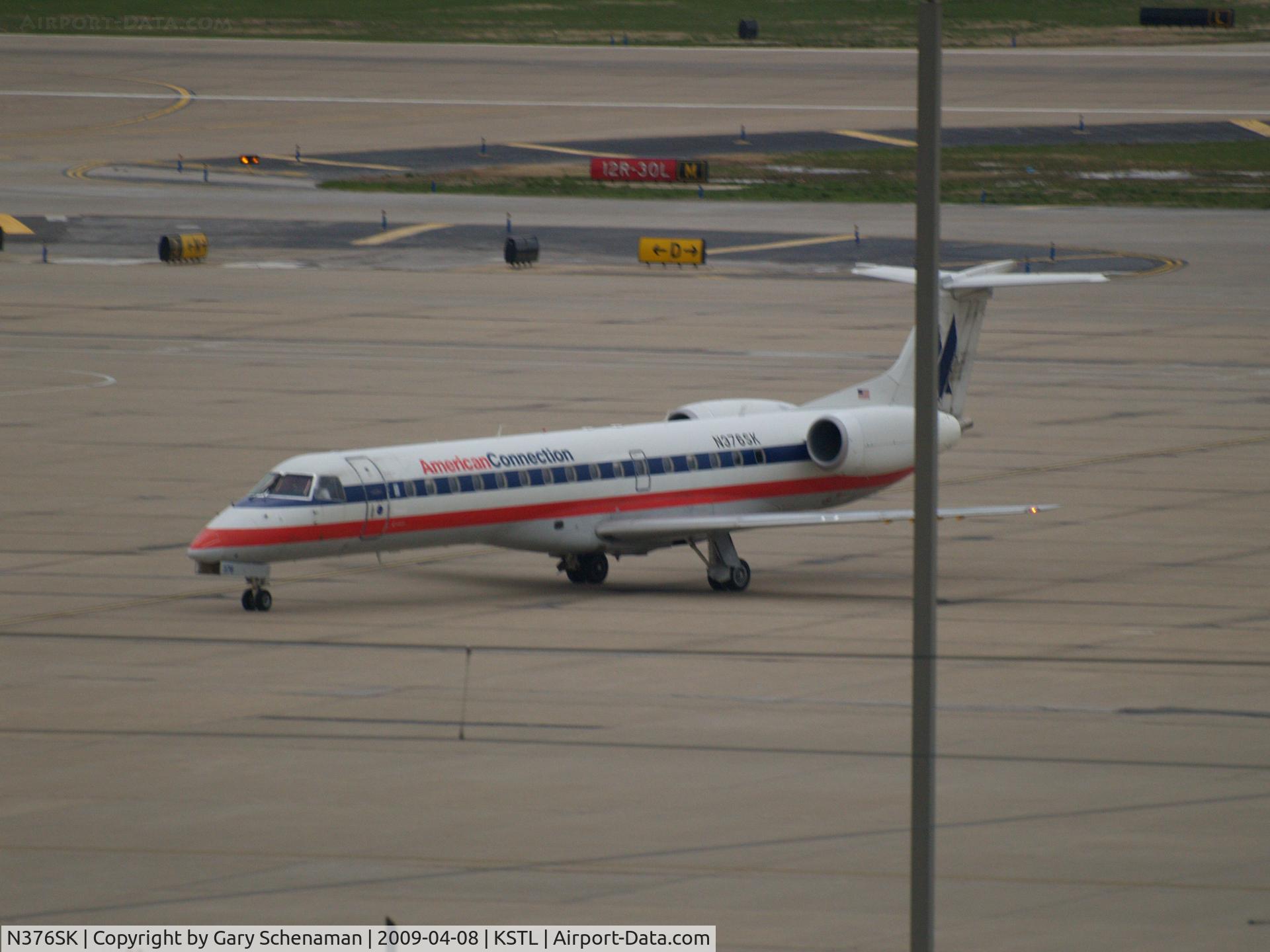 N376SK, 2002 Embraer ERJ-140LR (EMB-135KL) C/N 145578, HEADING TO TERMINAL