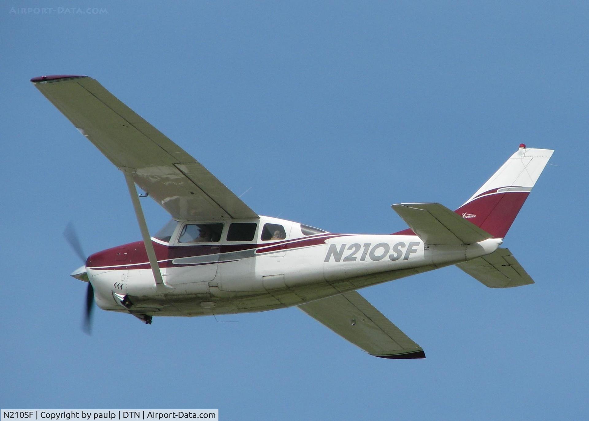 N210SF, 1962 Cessna 210B C/N 21057993, Leaving the Shreveport Downtown airport.
