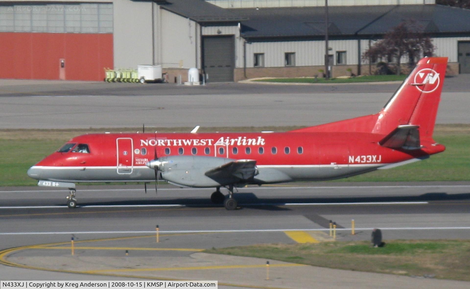 N433XJ, 1997 Saab 340B C/N 340B-433, Saab 340 after landing at KMSP.
