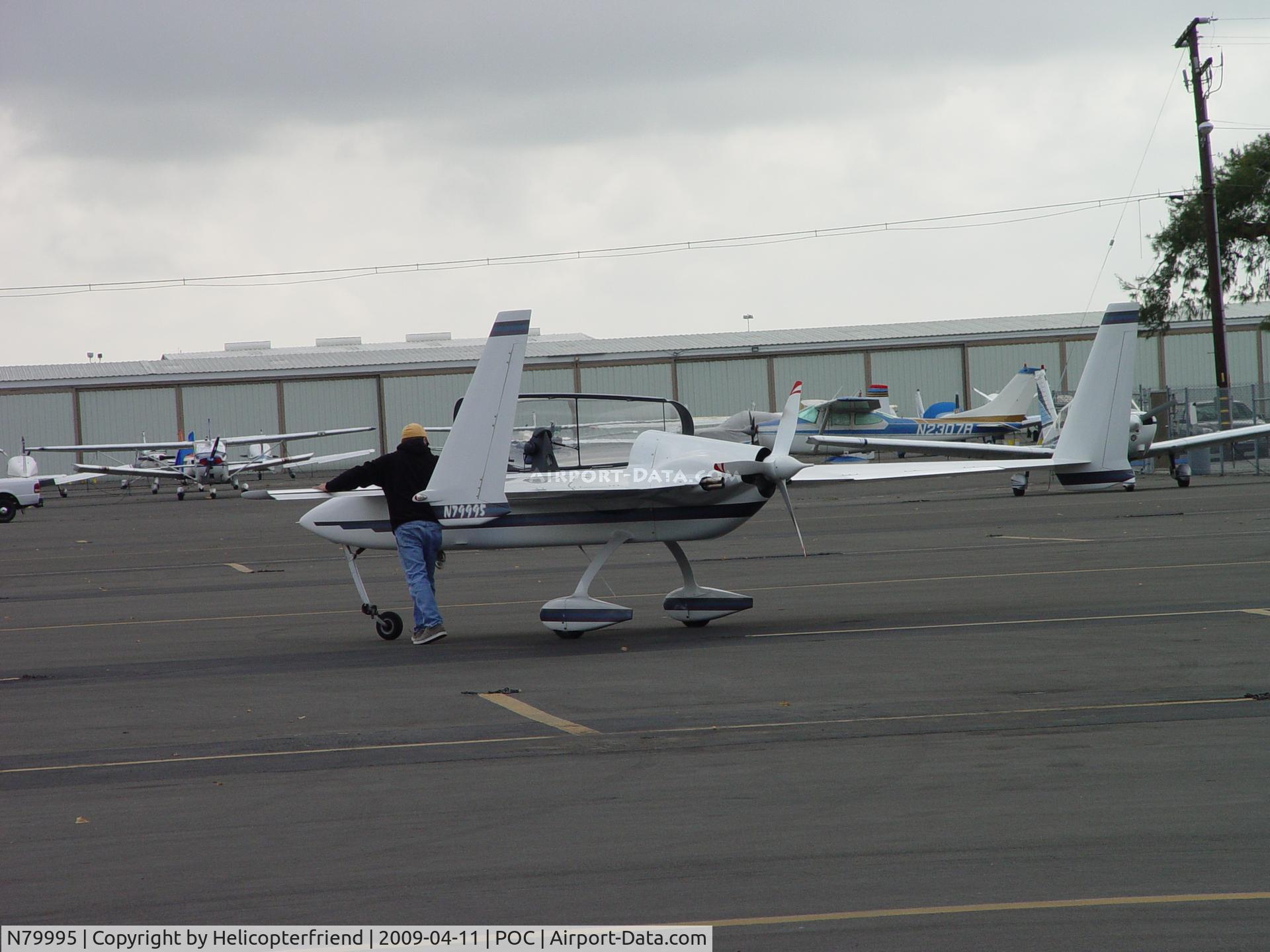 N79995, 1994 Rutan Long-EZ C/N 1897-L, Turning the plane around getting ready to taxi to 26L