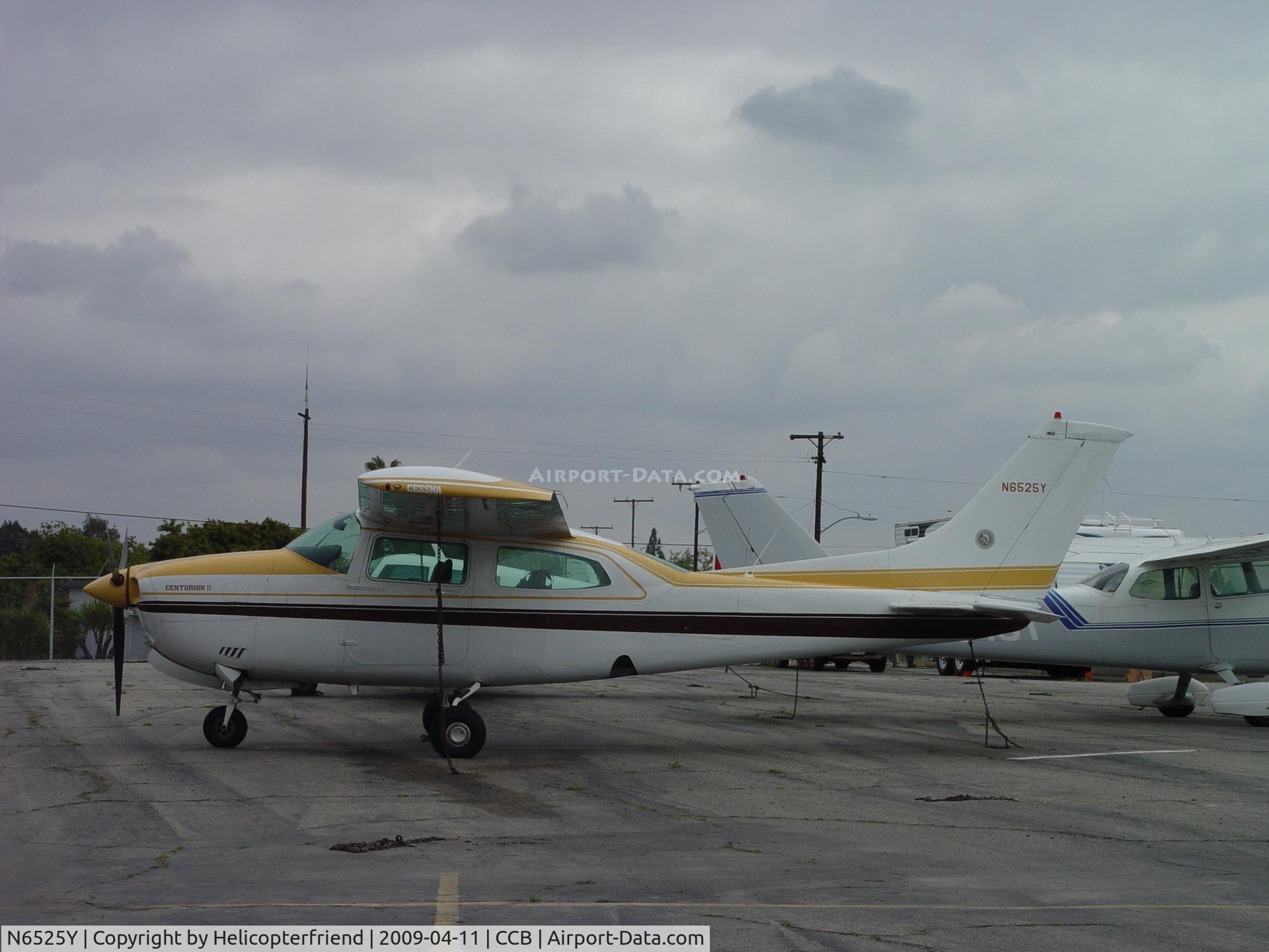 N6525Y, 1981 Cessna T210N Turbo Centurion C/N 21064420, Parked at Cable waiting to be checked out
