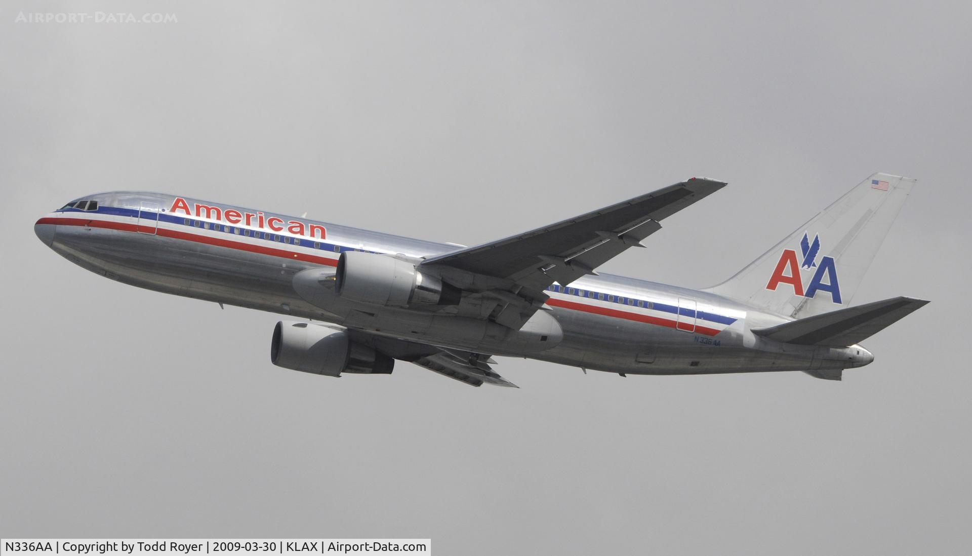 N336AA, 1987 Boeing 767-223 C/N 22334, Departing LAX on 25R