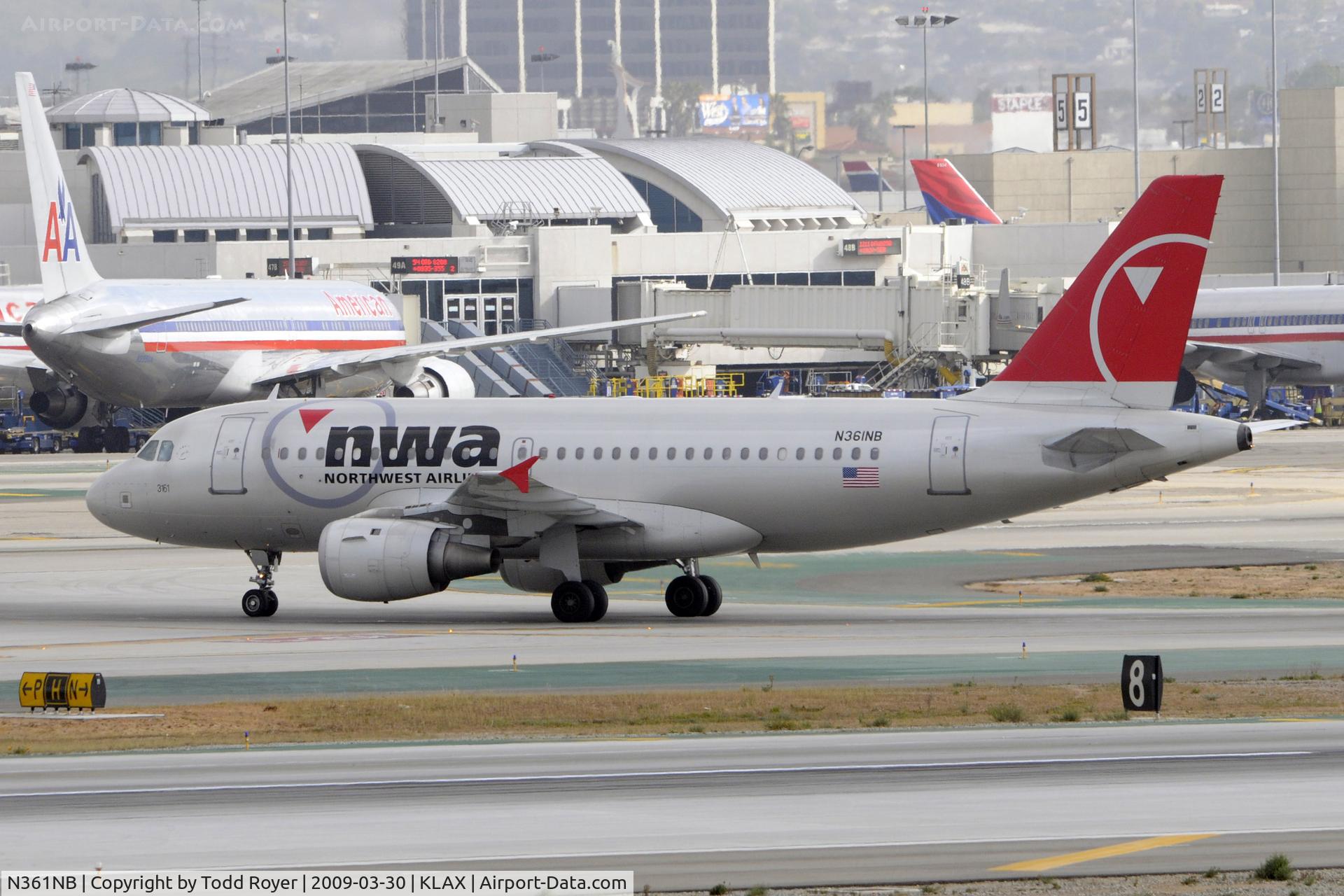 N361NB, 2003 Airbus A319-114 C/N 1976, Taxi to gate