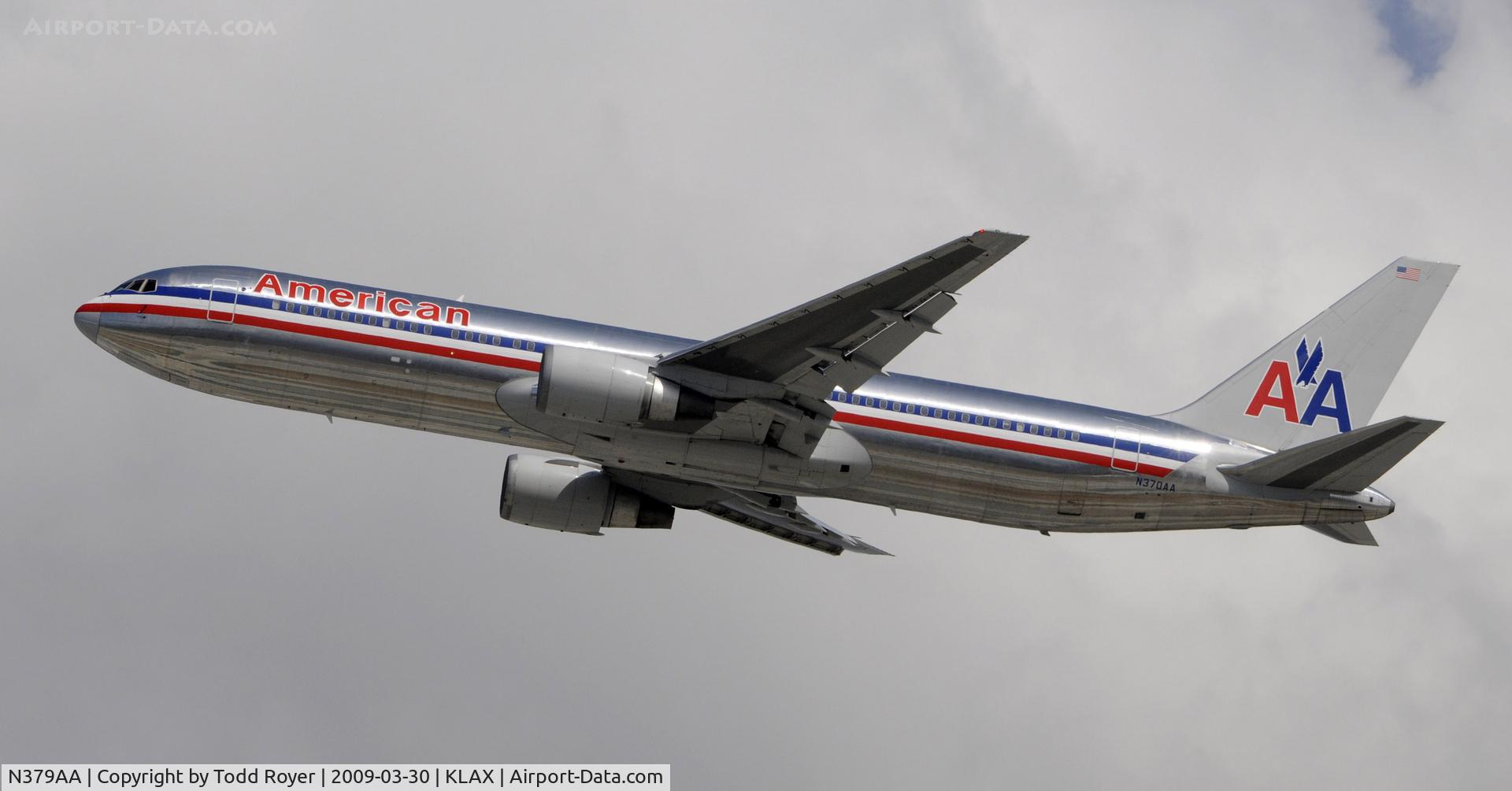 N379AA, 1993 Boeing 767-323/ER C/N 25448, Departing LAX on 25R