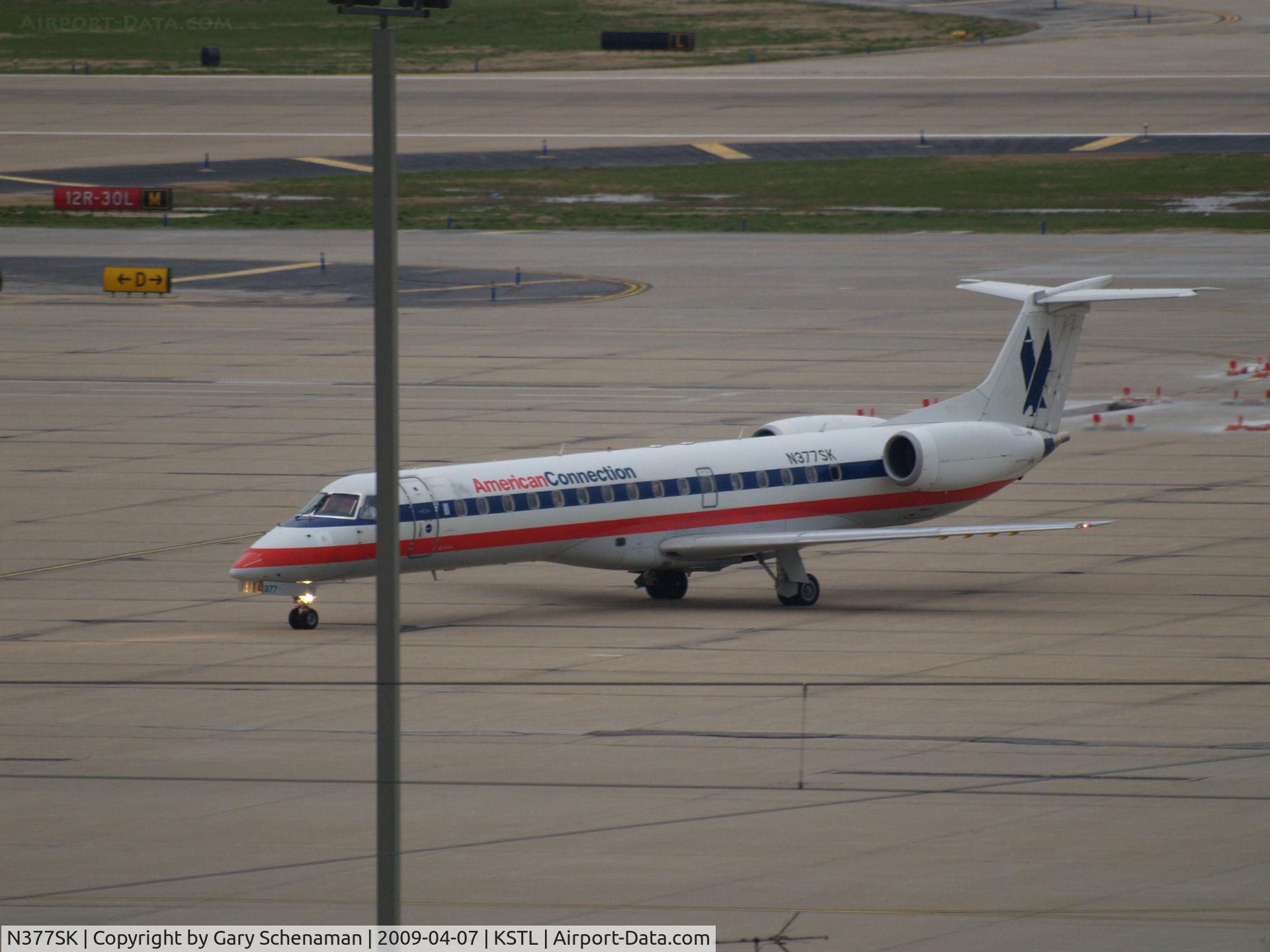 N377SK, 2002 Embraer ERJ-140LR (EMB-135KL) C/N 145579, HEADING TO TERMINAL