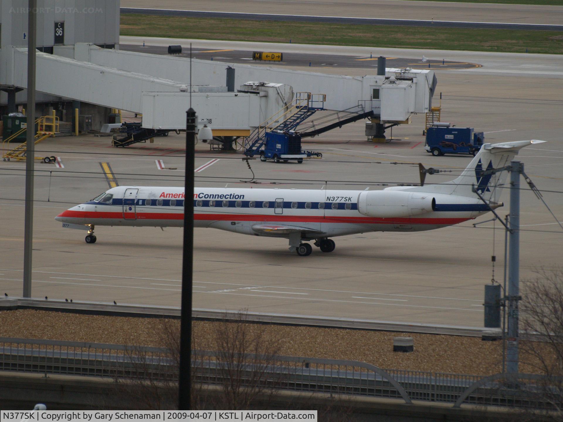 N377SK, 2002 Embraer ERJ-140LR (EMB-135KL) C/N 145579, HEADING TO TERMINAL