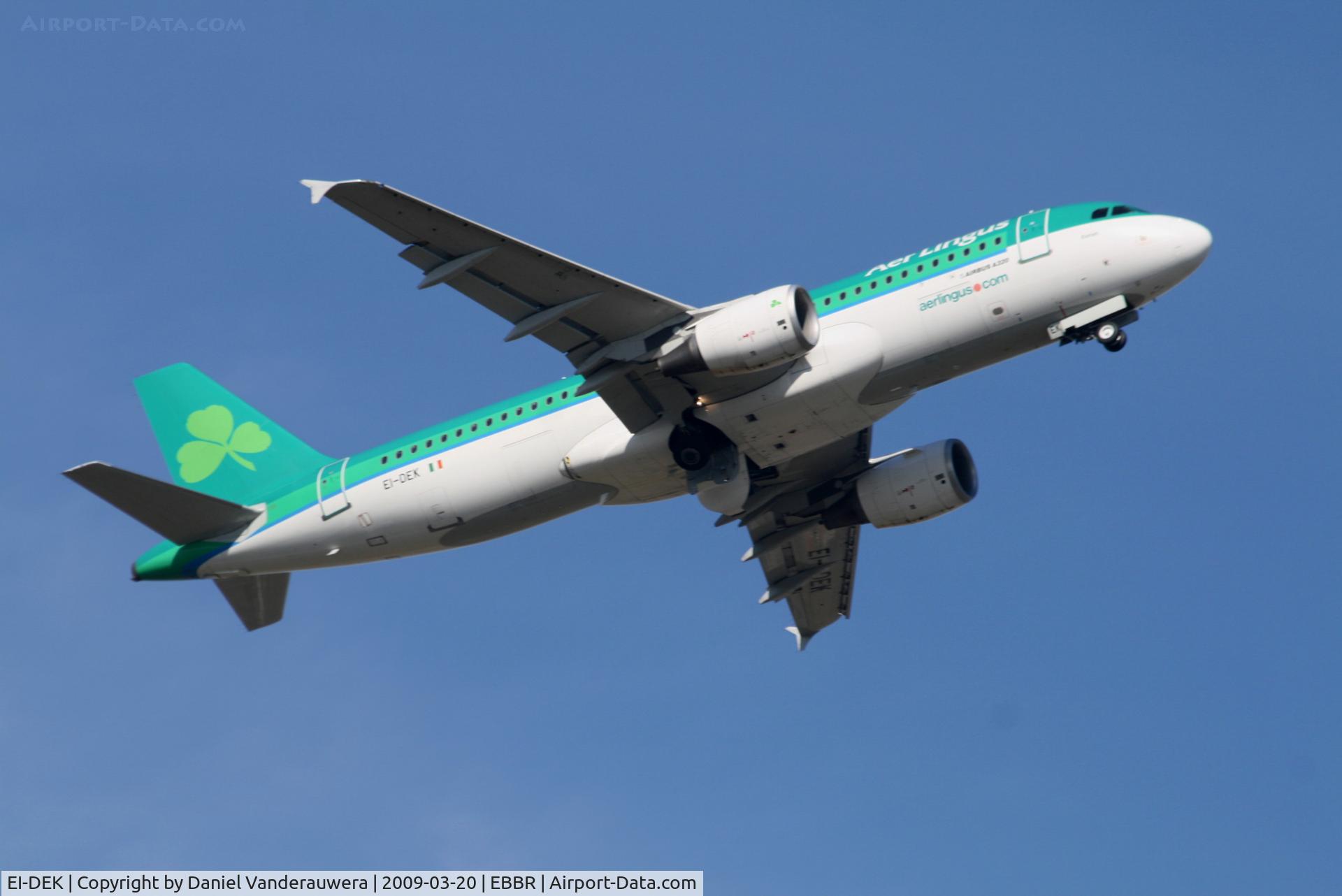 EI-DEK, 2005 Airbus A320-214 C/N 2399, taking off from rwy 07R