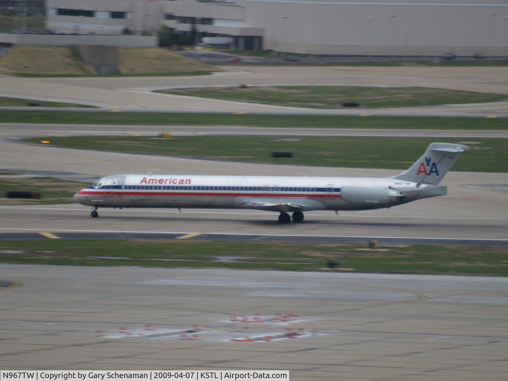 N967TW, 1999 McDonnell Douglas MD-83 (DC-9-83) C/N 53617, TAKEOFF ROLL AT ST. LOUIS