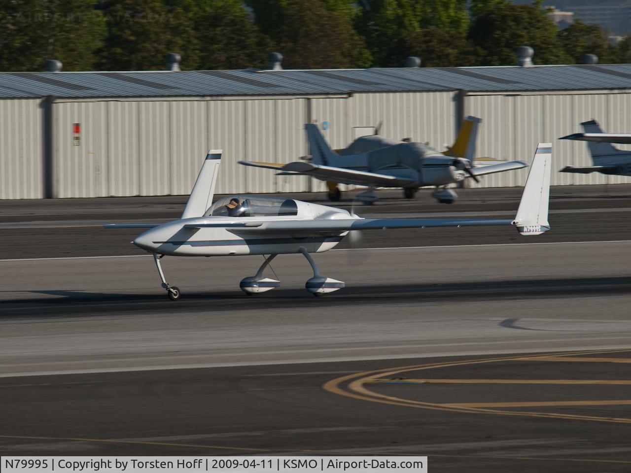 N79995, 1994 Rutan Long-EZ C/N 1897-L, N79995 departing from RWY 21