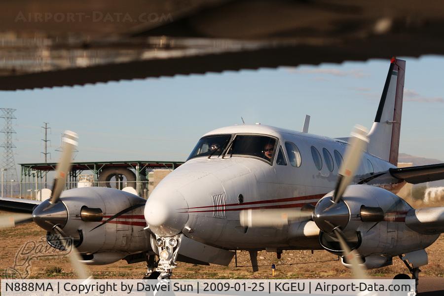 N888MA, 1975 Beech C90GTI King Air C/N LJ-656, C90