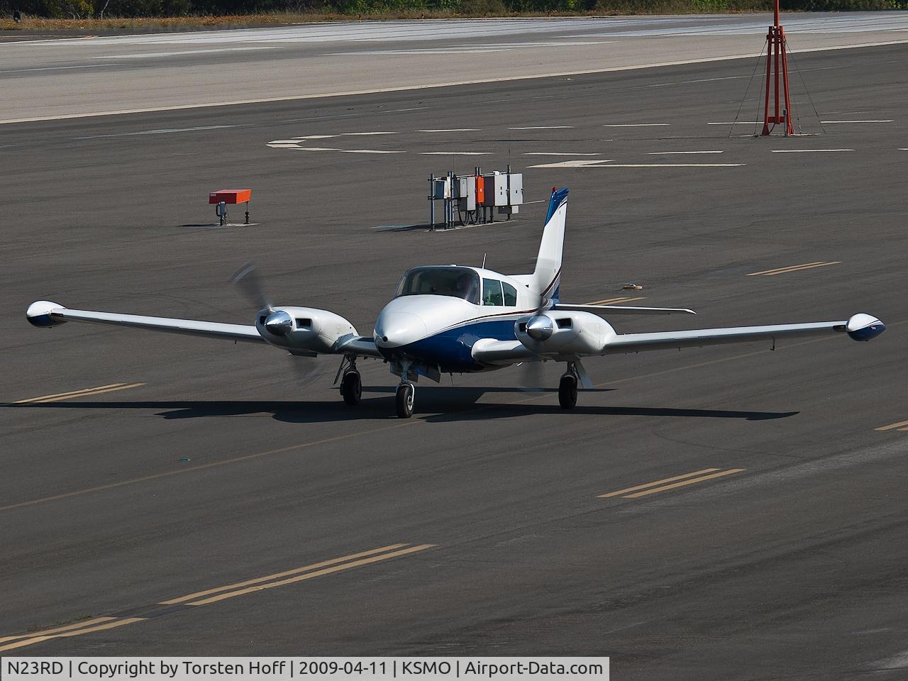 N23RD, Piper PA-30 Twin Comanche Twin Comanche C/N 30-469, N23RD taxiing