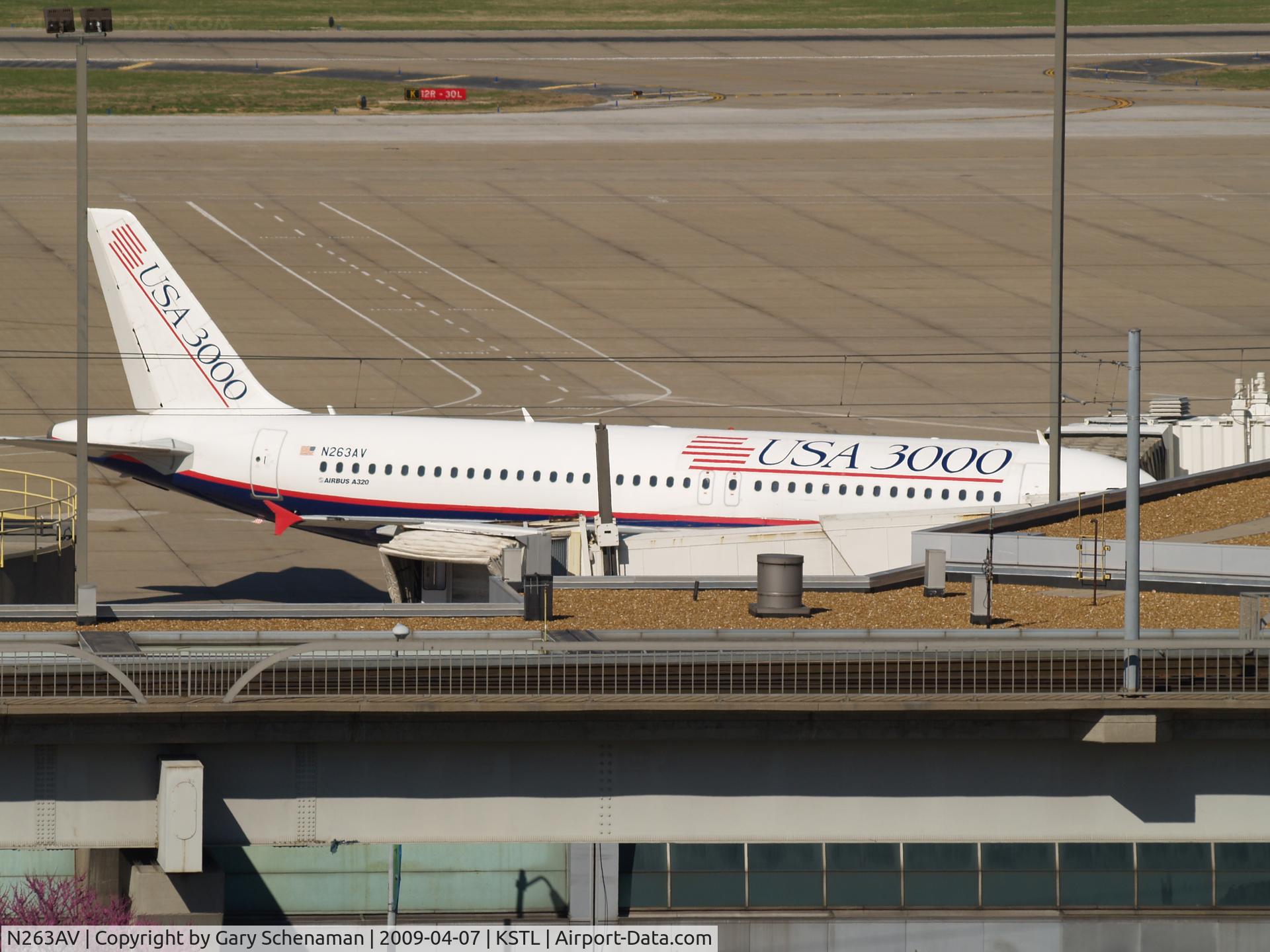 N263AV, 2002 Airbus A320-214 C/N 1860, AT TERMINAL IN ST. LOUIS