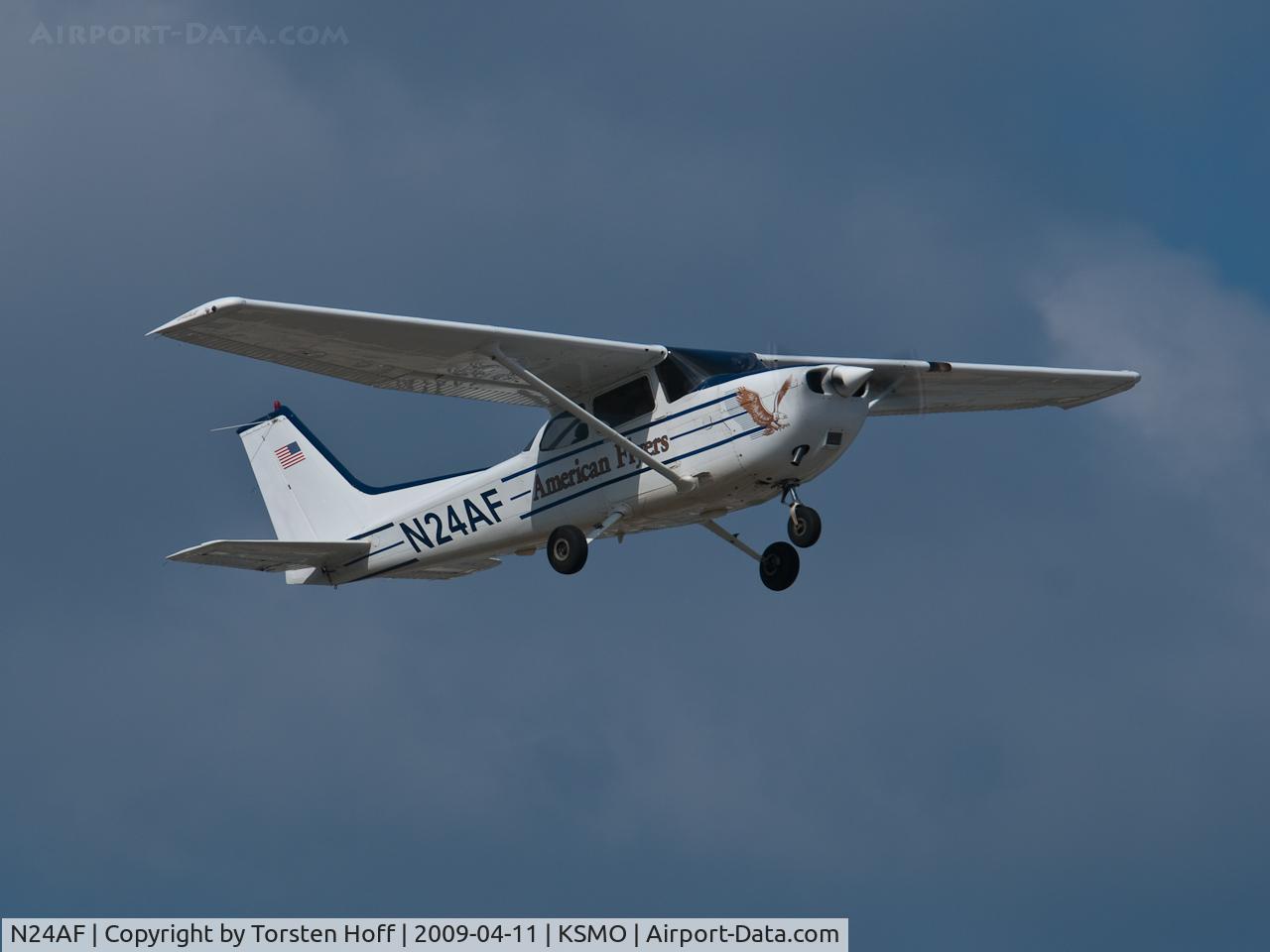N24AF, 1998 Cessna 172R C/N 17280439, N24AF departing from RWY 03