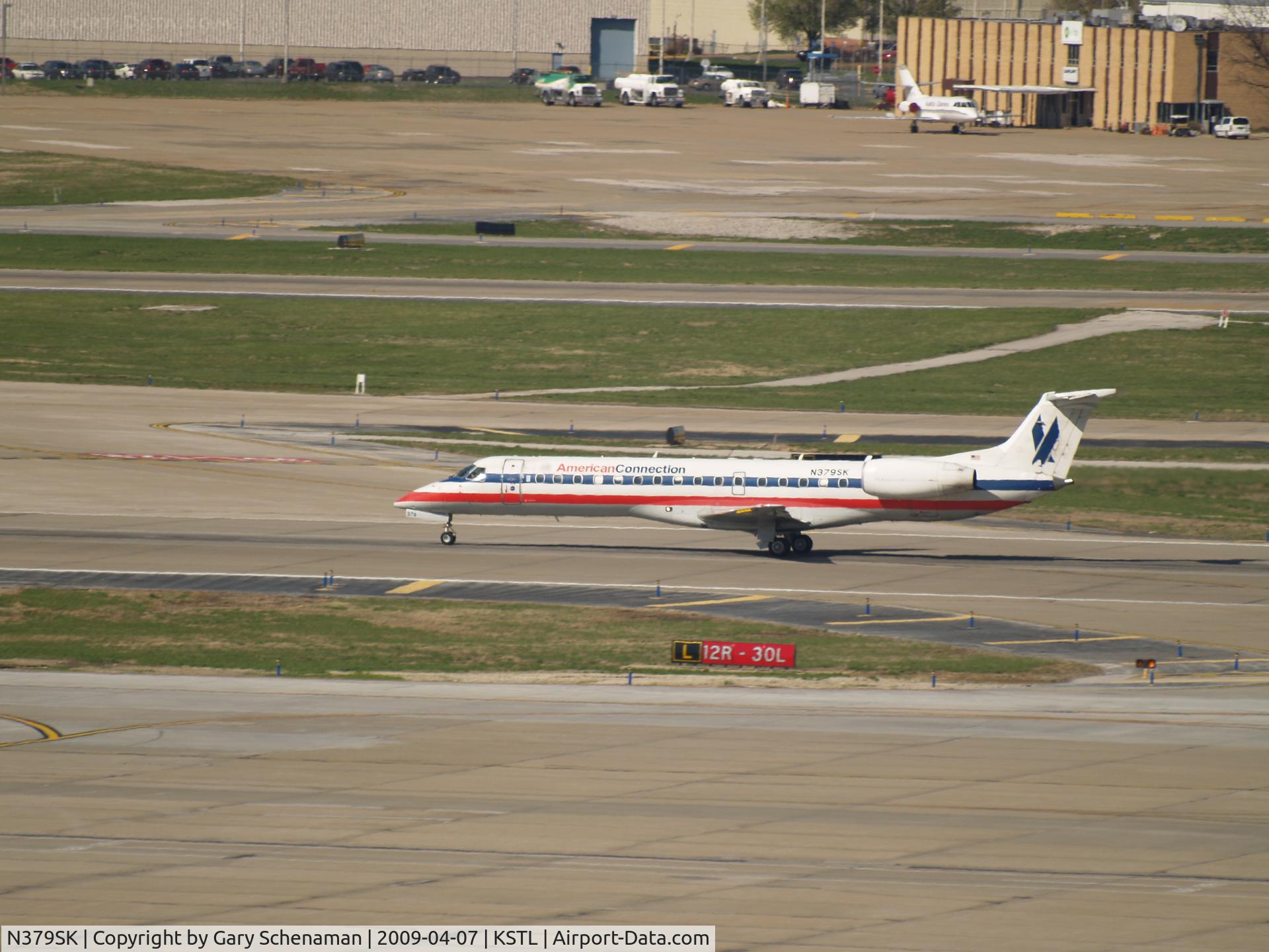 N379SK, 2002 Embraer ERJ-140LR (EMB-135KL) C/N 145606, TAKEOFF ROLL AT ST. LOUIS