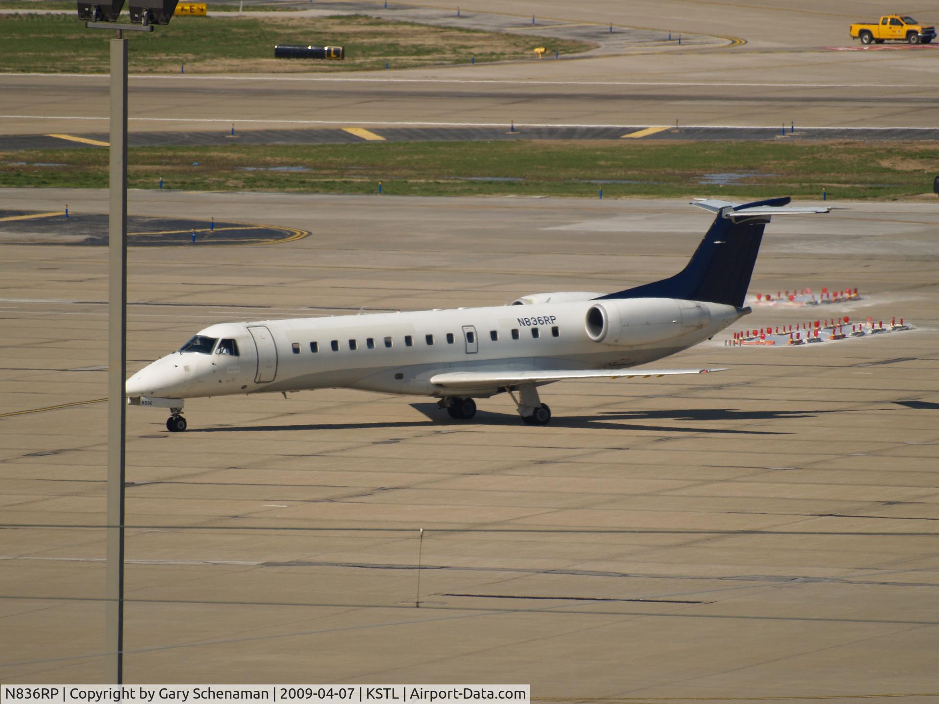 N836RP, 2003 Embraer ERJ-135LR (EMB-135LR) C/N 145713, HEADING TO TERMINAL