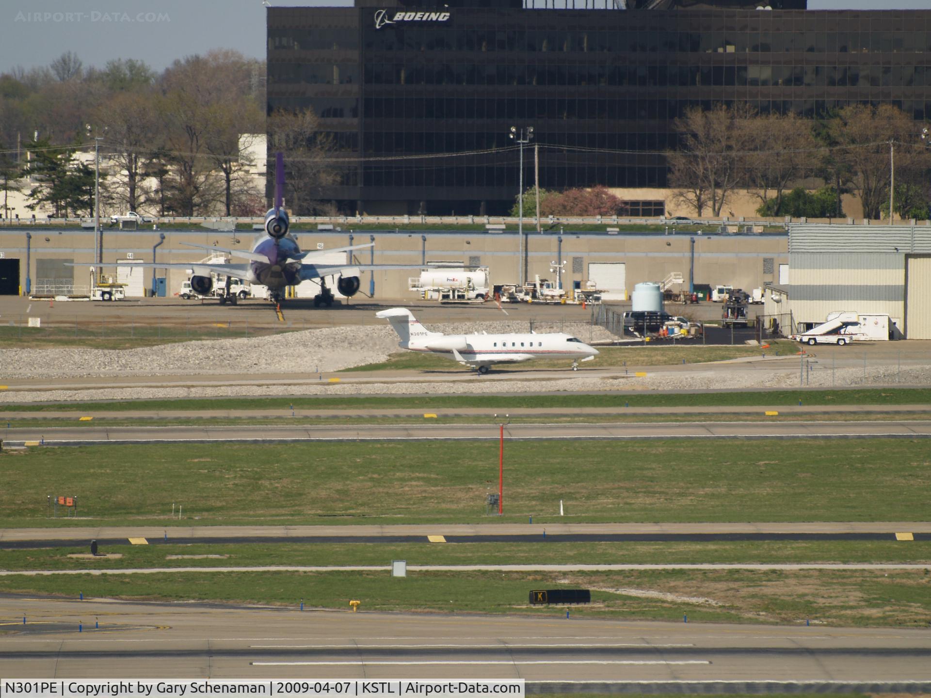N301PE, 1993 British Aerospace BAe.125-1000A C/N 259031, JUST LANDED AND HEADING TOWARD NORTH END HANGERS